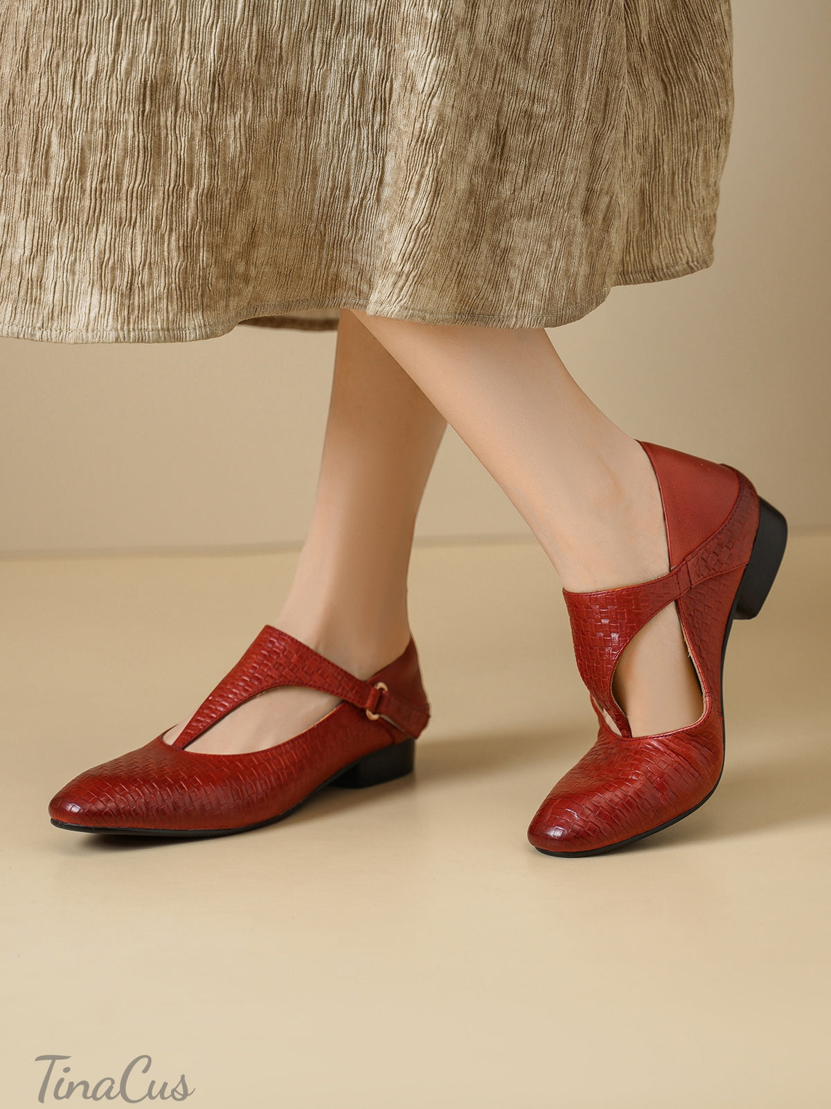 TinaCus Women's Round Toe Embossed Genuine Leather T Strap Buckle Mary Jane Flats