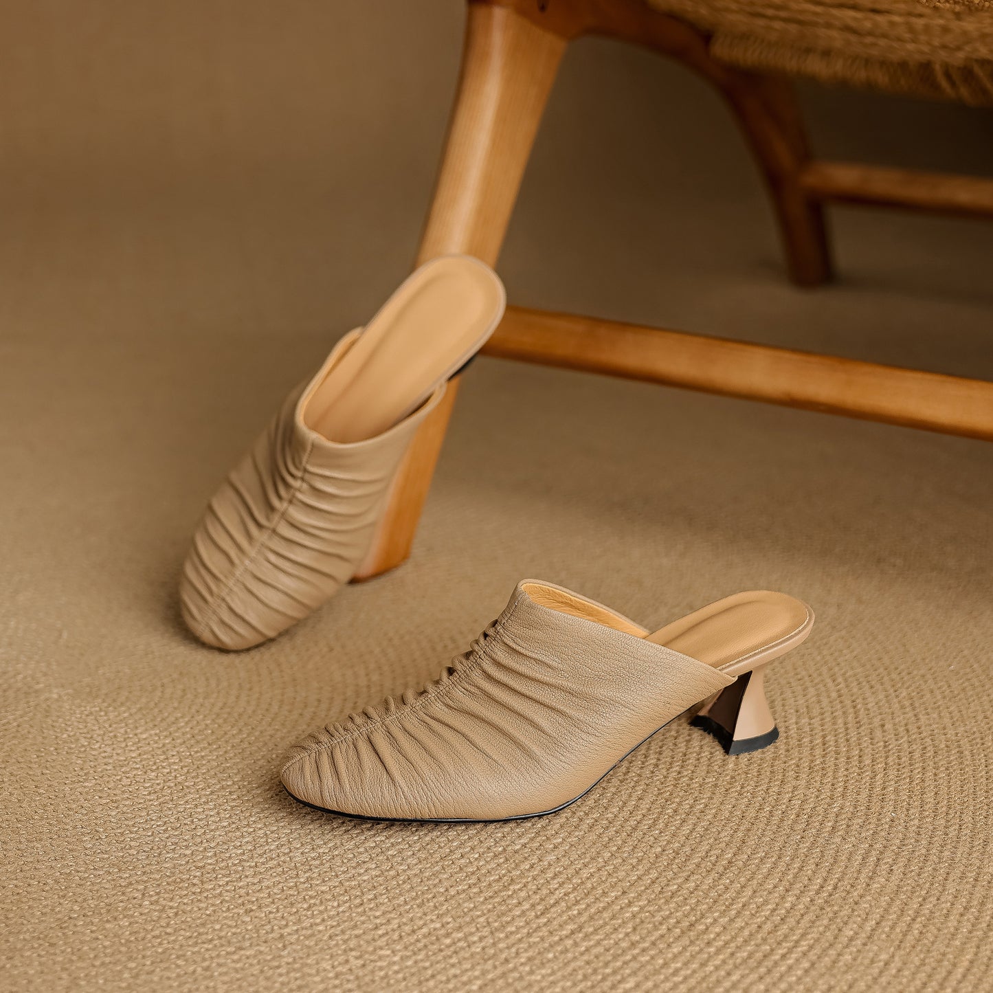 TinaCus Handmade Women's Genuine Leather Closed Round Toe Heeled Sandals Backless Mules