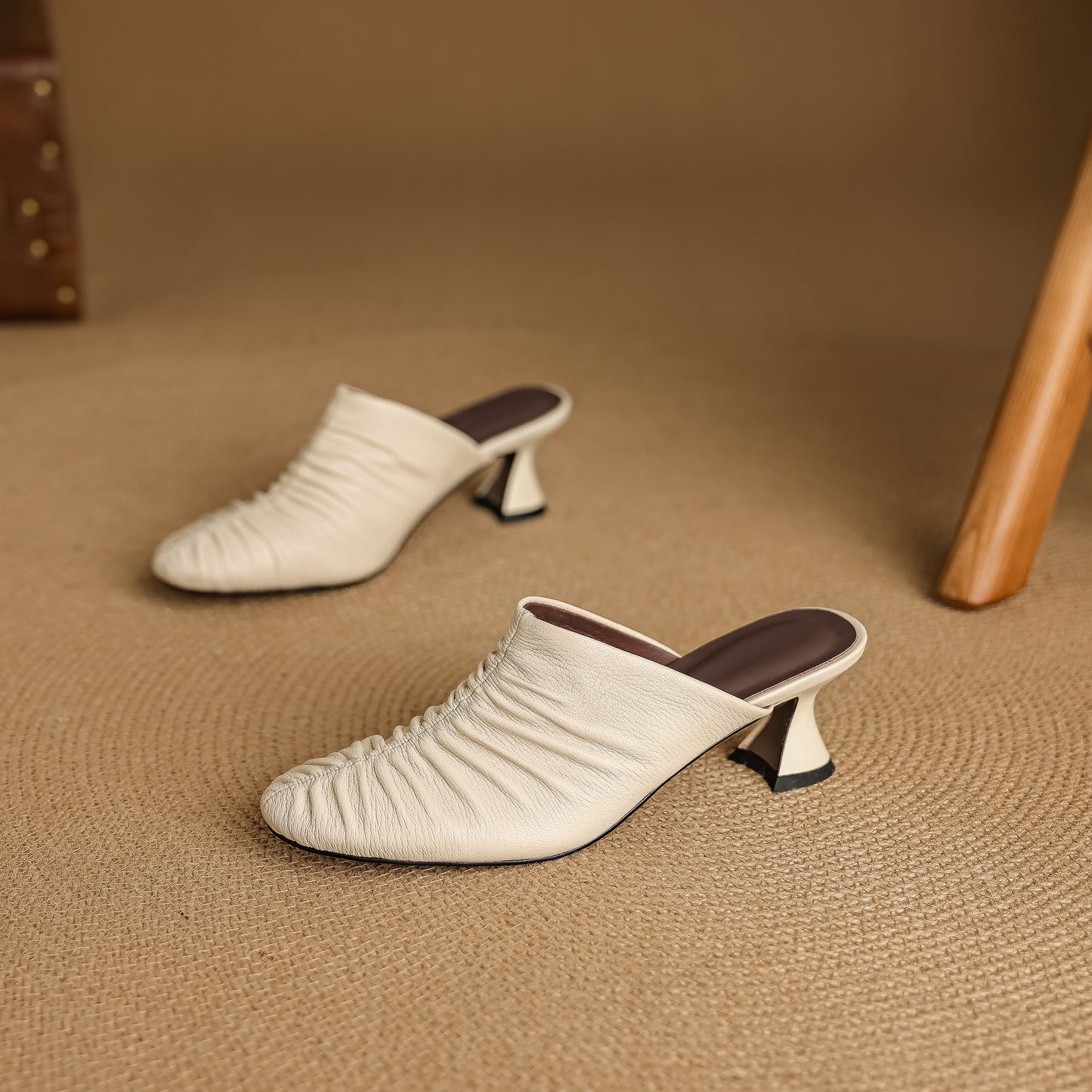 TinaCus Handmade Women's Genuine Leather Closed Round Toe Heeled Sandals Backless Mules