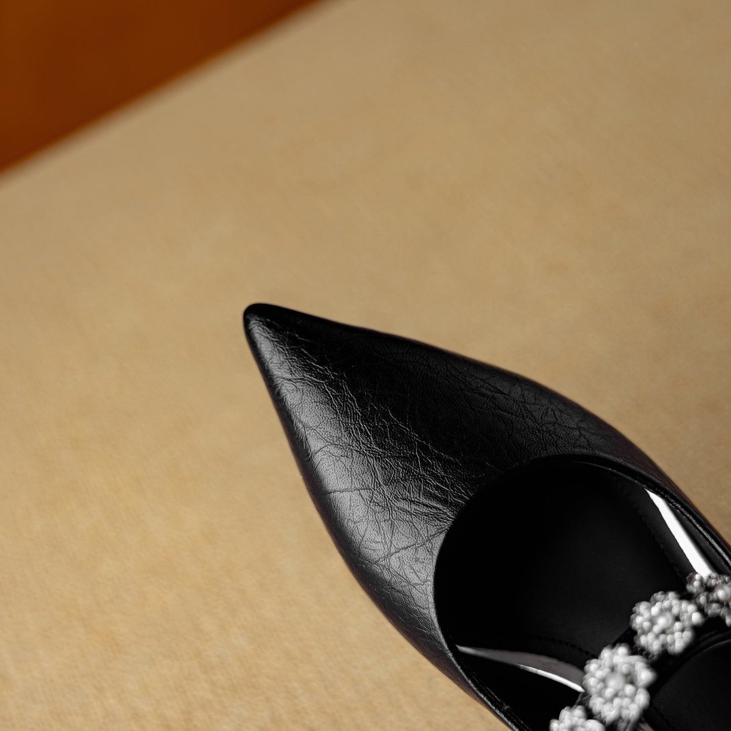 TinaCus Women's Pointed Toe Genuine Leather Handmade Crystal Flowers Low Heels Pumps Shoes