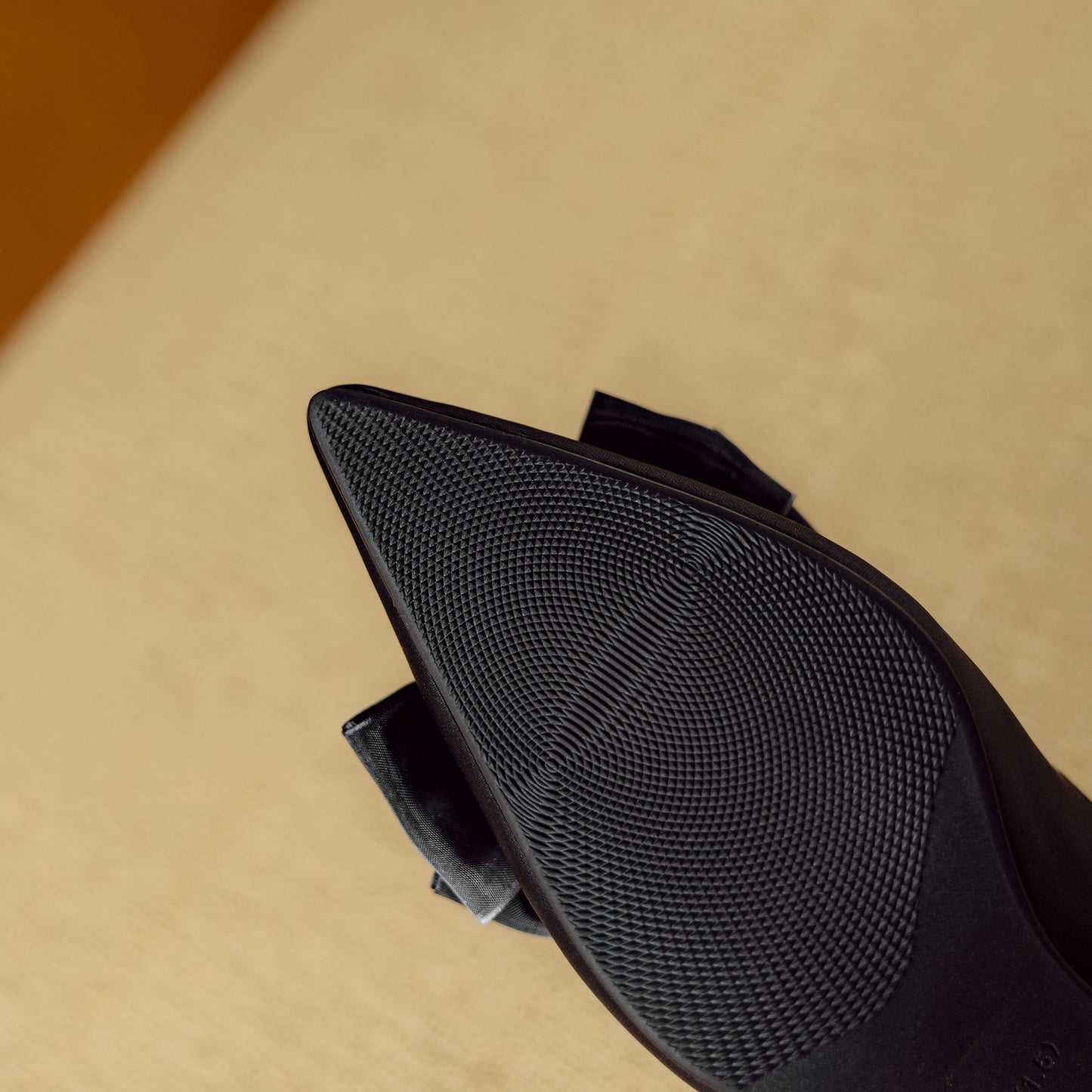 TinaCus Women's Pointed Toe Cute Bowknot Genuine Leather Stiletto Mid Heels Handmade Pumps Shoes