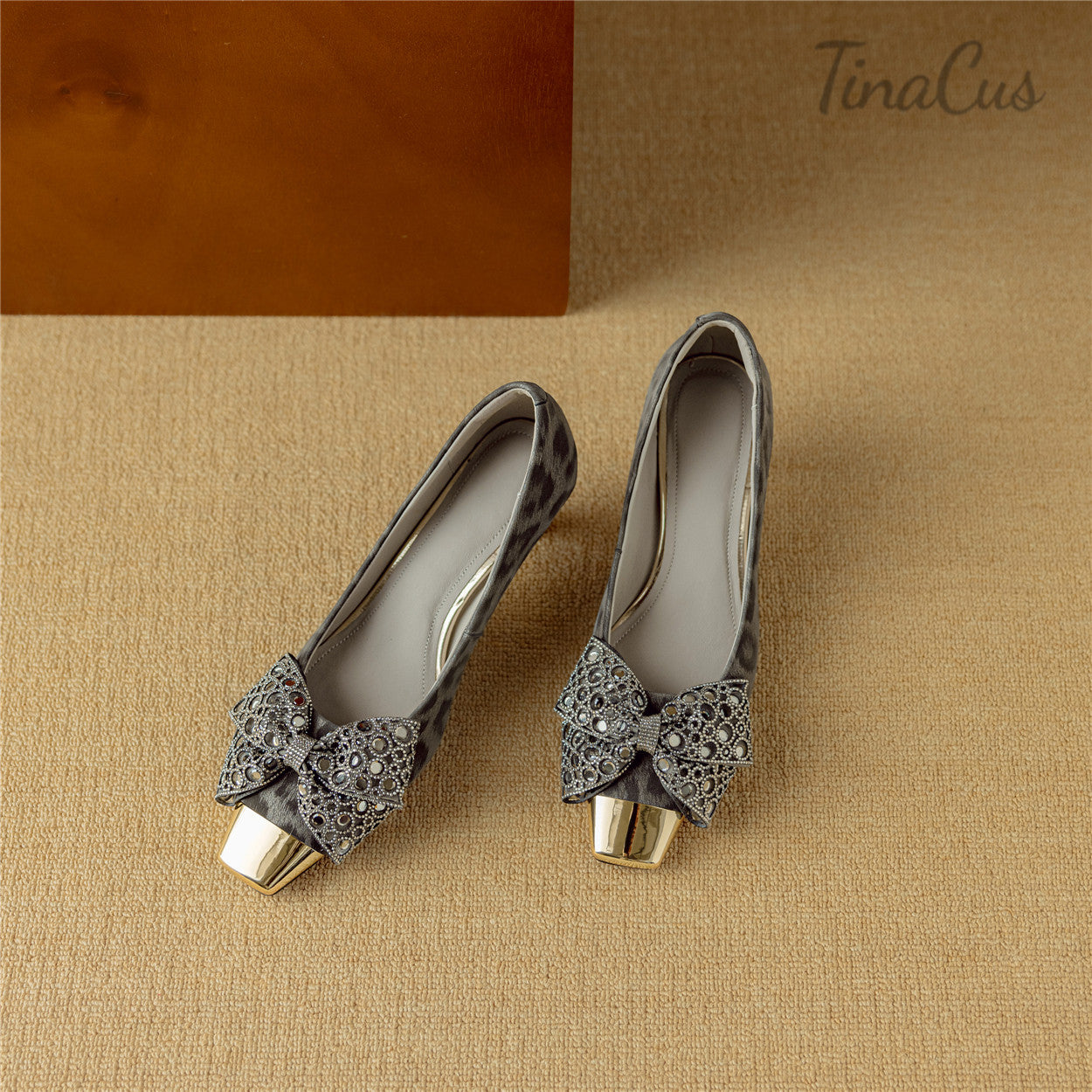 TinaCus Women Handmade Genuine Leather Leopard Bowtie Metal Toe Kitten Heel Pumps