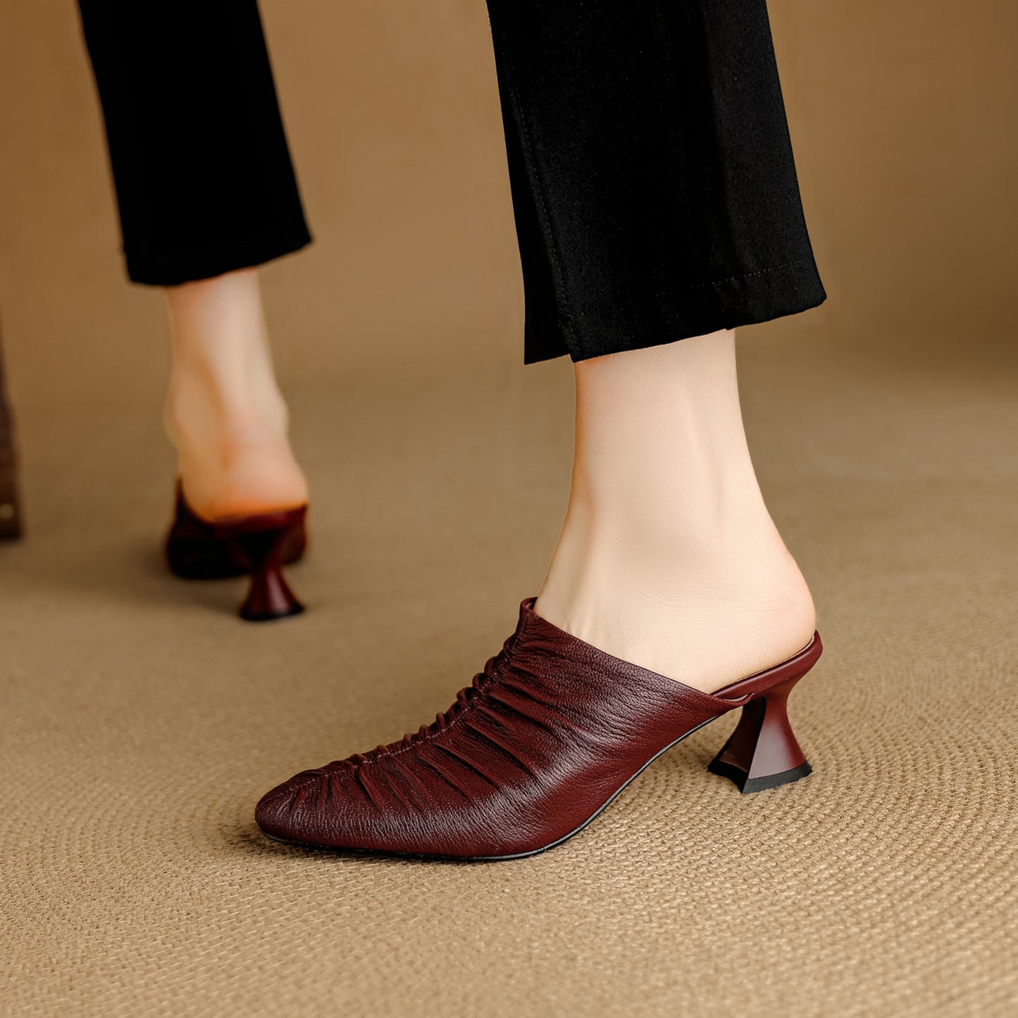 TinaCus Handmade Women's Genuine Leather Closed Round Toe Heeled Sandals Backless Mules