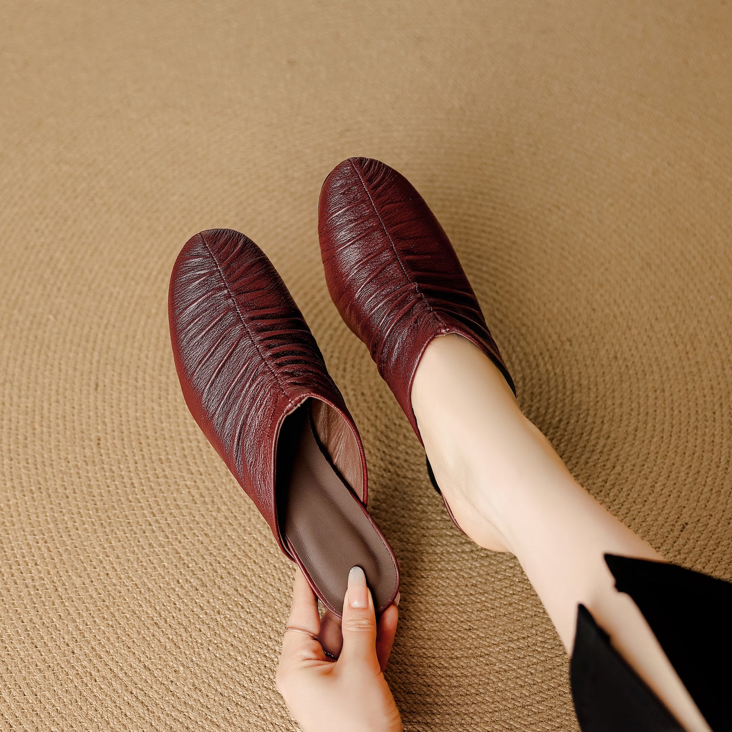 TinaCus Handmade Women's Genuine Leather Closed Round Toe Heeled Sandals Backless Mules