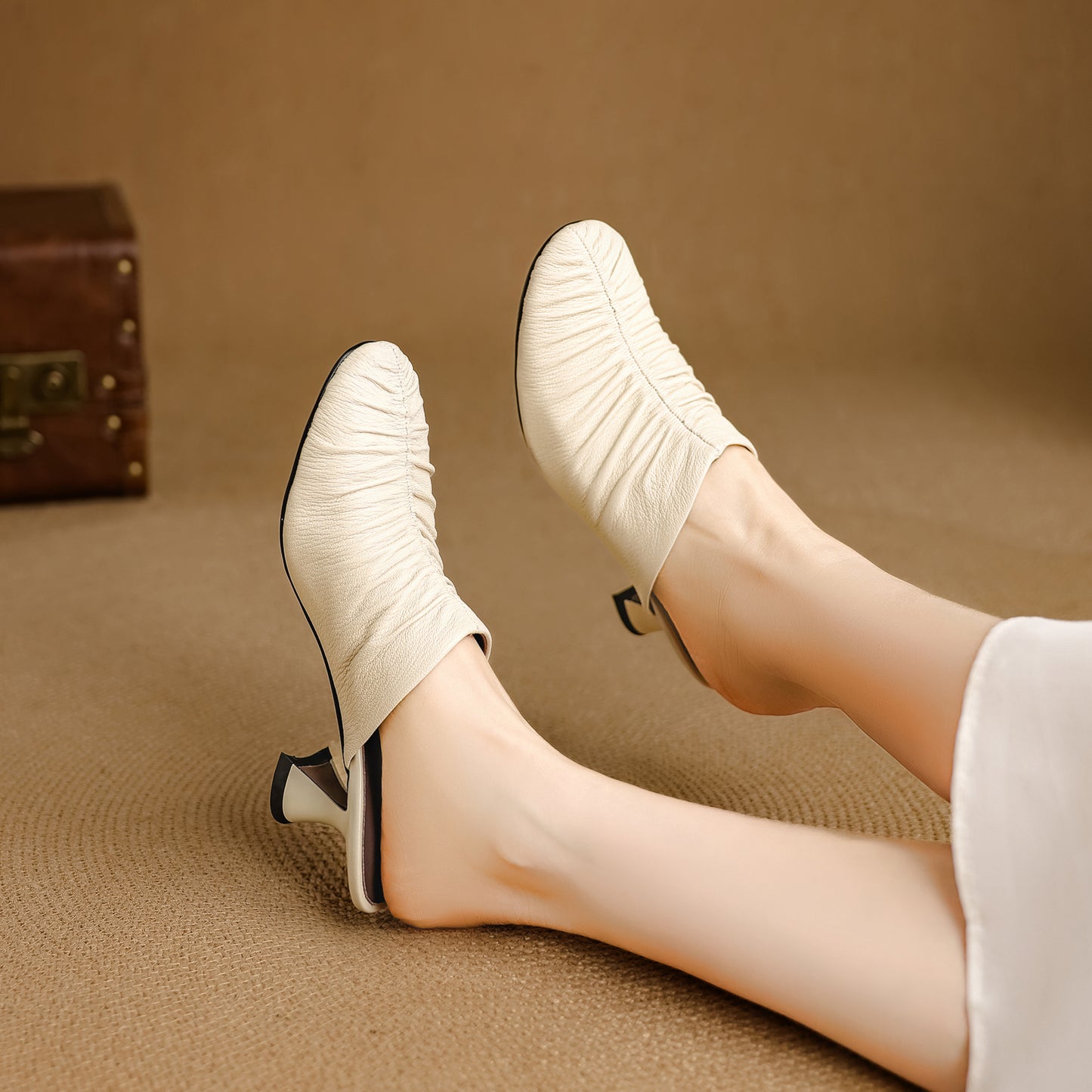 TinaCus Handmade Women's Genuine Leather Closed Round Toe Heeled Sandals Backless Mules