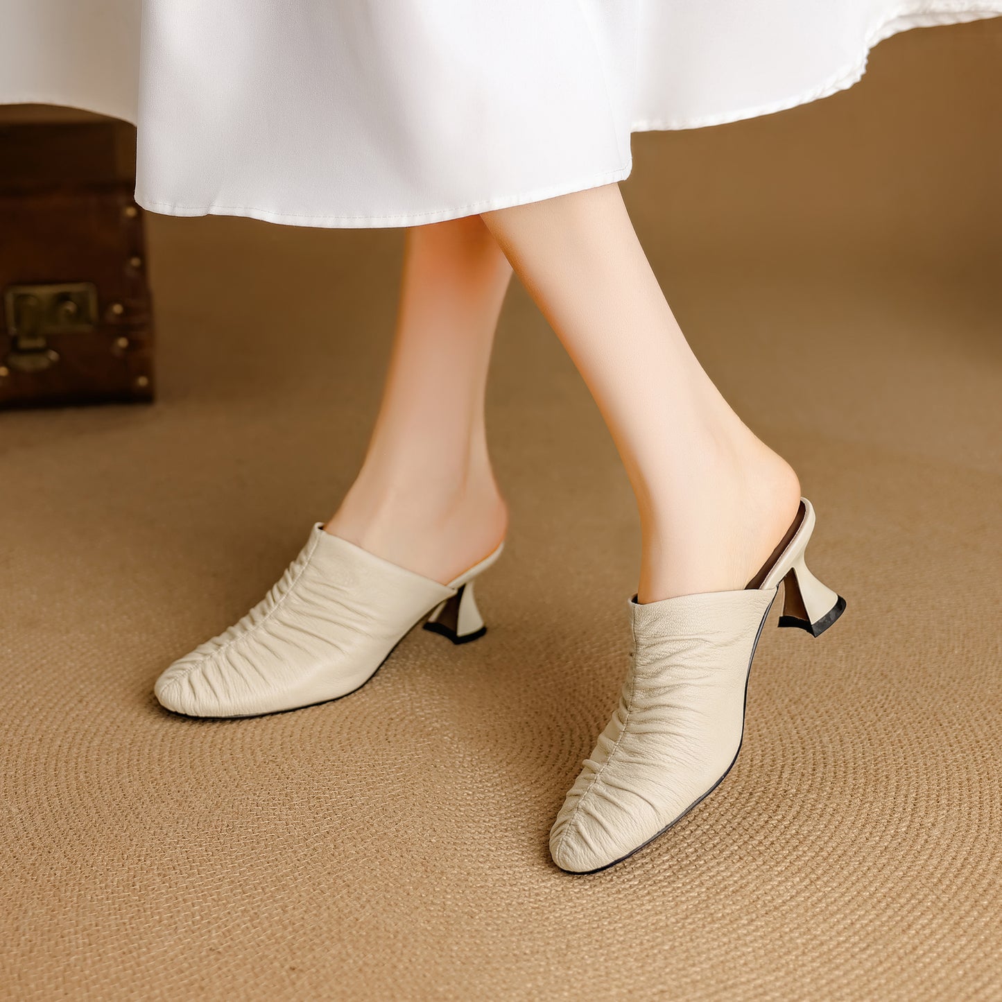 TinaCus Handmade Women's Genuine Leather Closed Round Toe Heeled Sandals Backless Mules