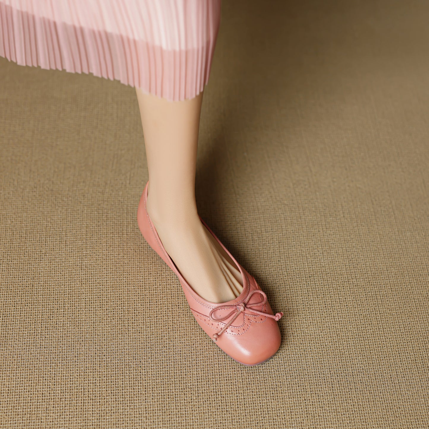 TinaCus Handmade Women's Genuine Leather Square Toe Baroque Ballet Flats with Bowtie