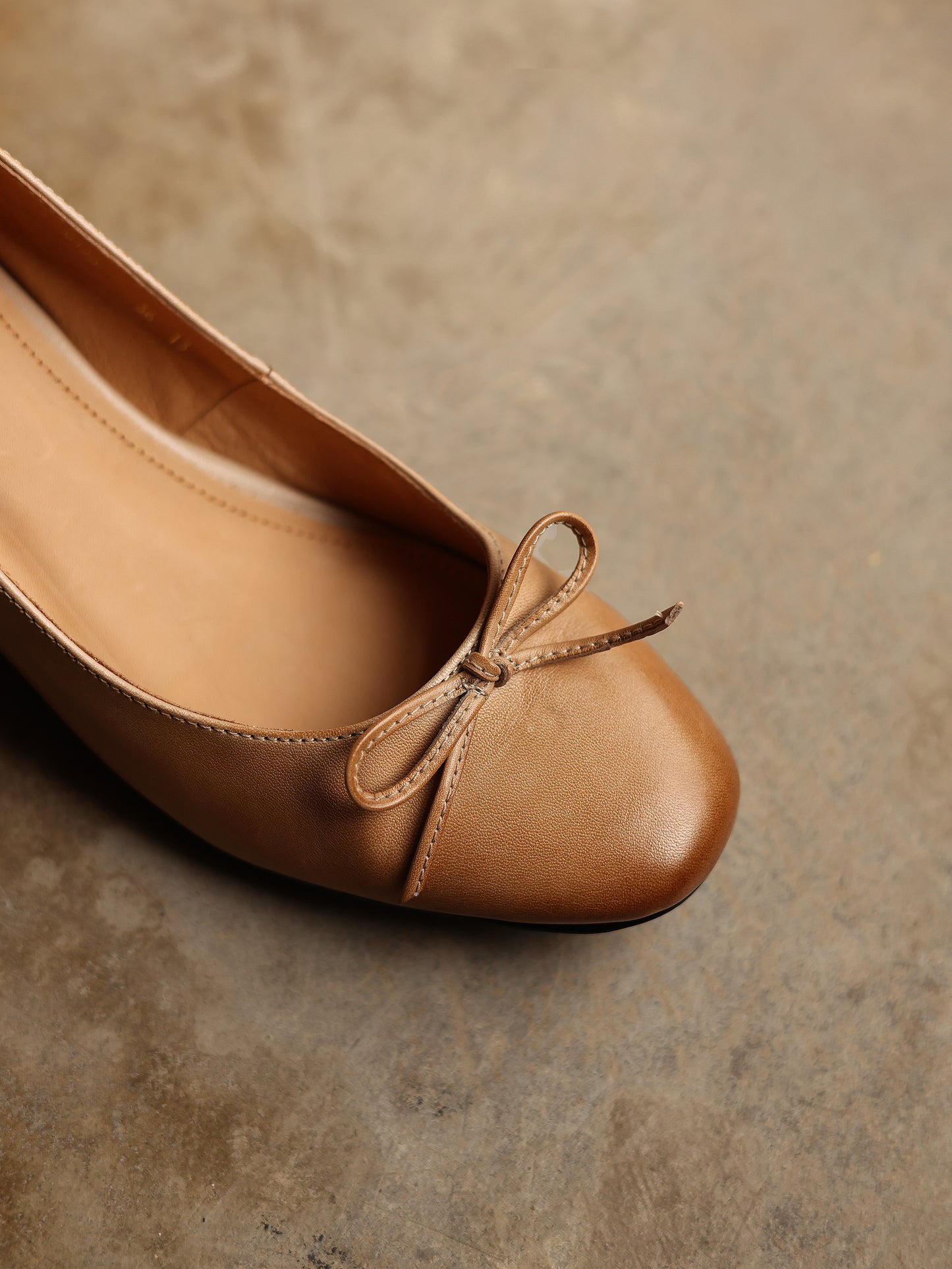 TinaCus Women's Round Toe Genuine Leather Handmade Bowknot Chunky Heels Chic Pumps Shoes