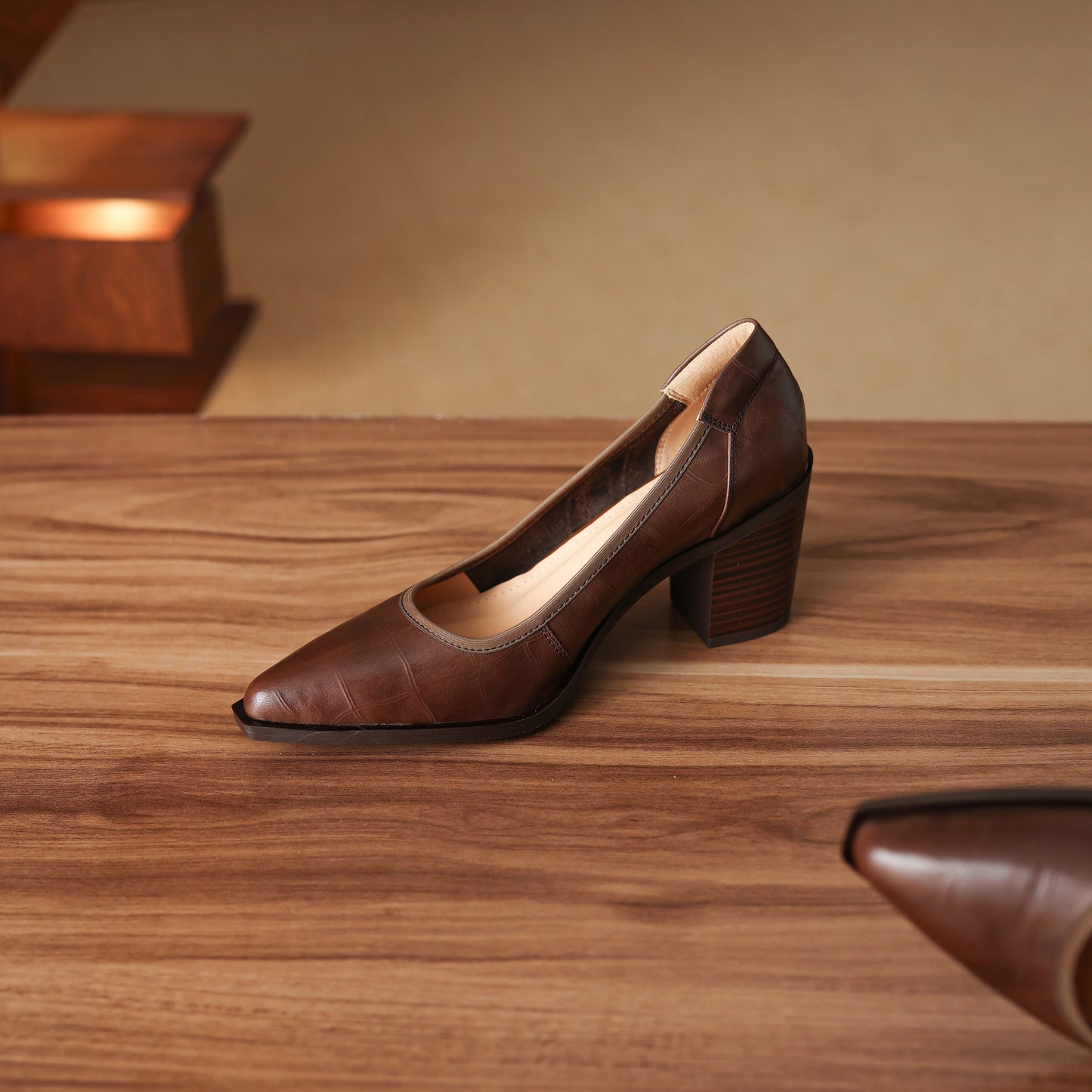 TinaCus Handmade Women's Genuine Leather Classic Pointed Toe Chunky Heel Pumps Shoes