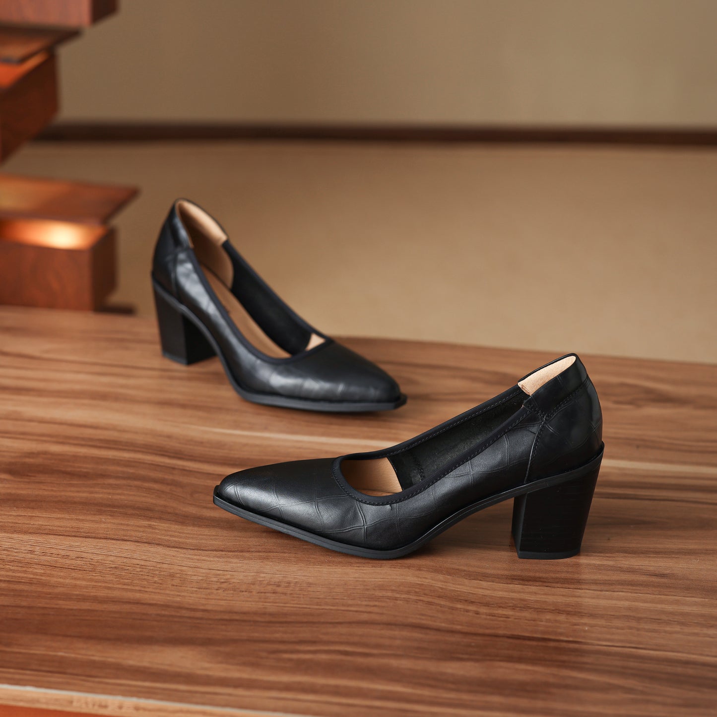 TinaCus Handmade Women's Genuine Leather Classic Pointed Toe Chunky Heel Pumps Shoes