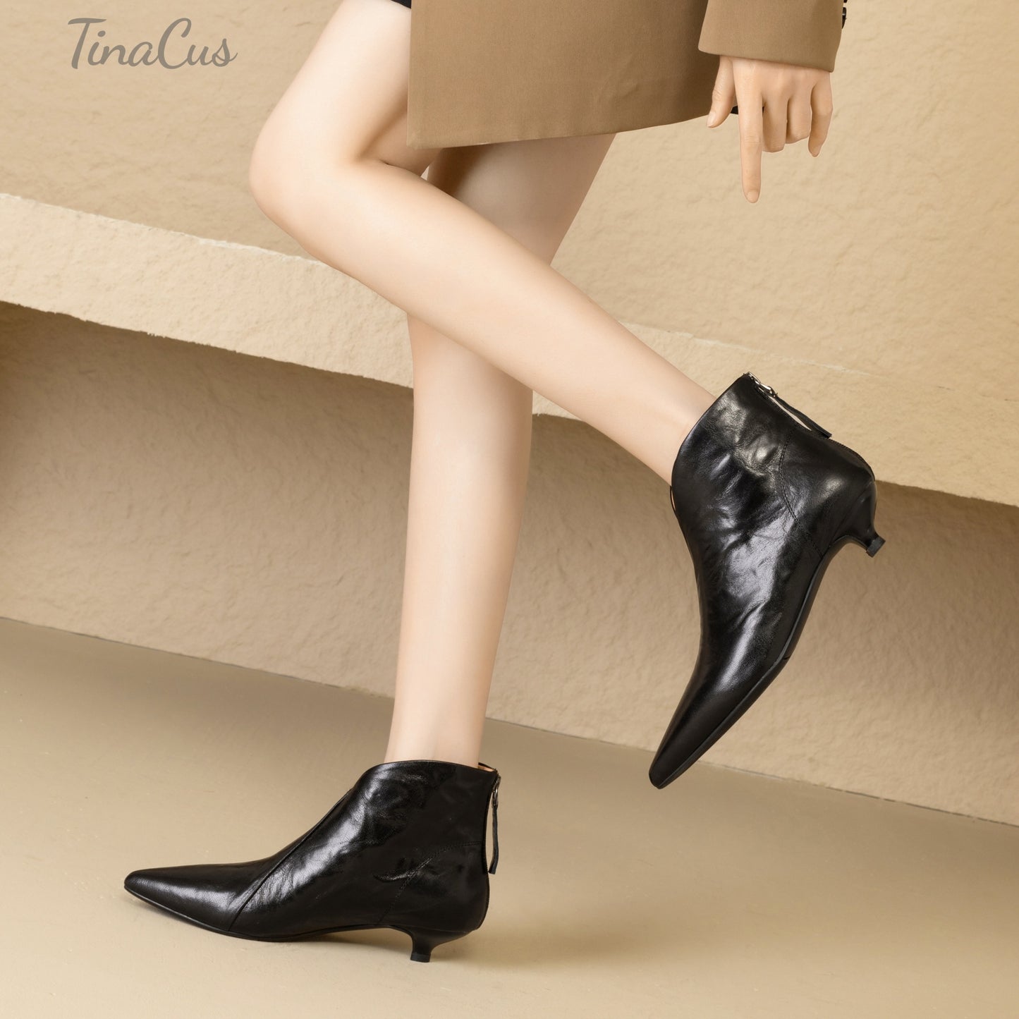 TinaCus Women's Handmade Genuine Leather Pointed Toe Low Kitten Heel V-Cutting Ankle Boots