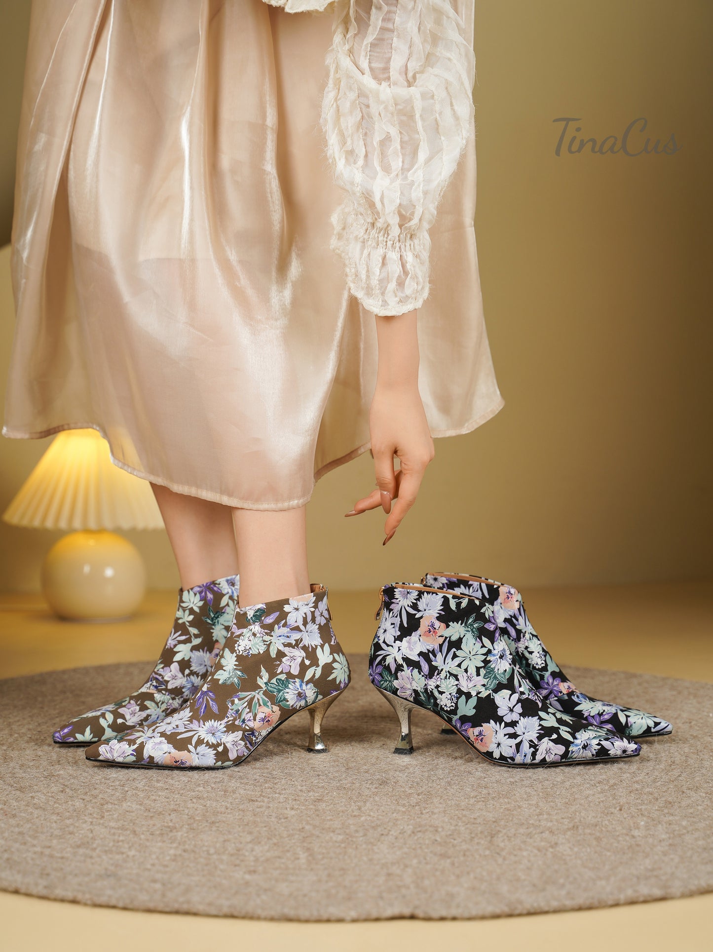 TinaCus Damen-Stiefeletten mit Glitzerschnalle, echtes Leder, handgefertigt, Reißverschluss hinten, Stickerei, Blumen