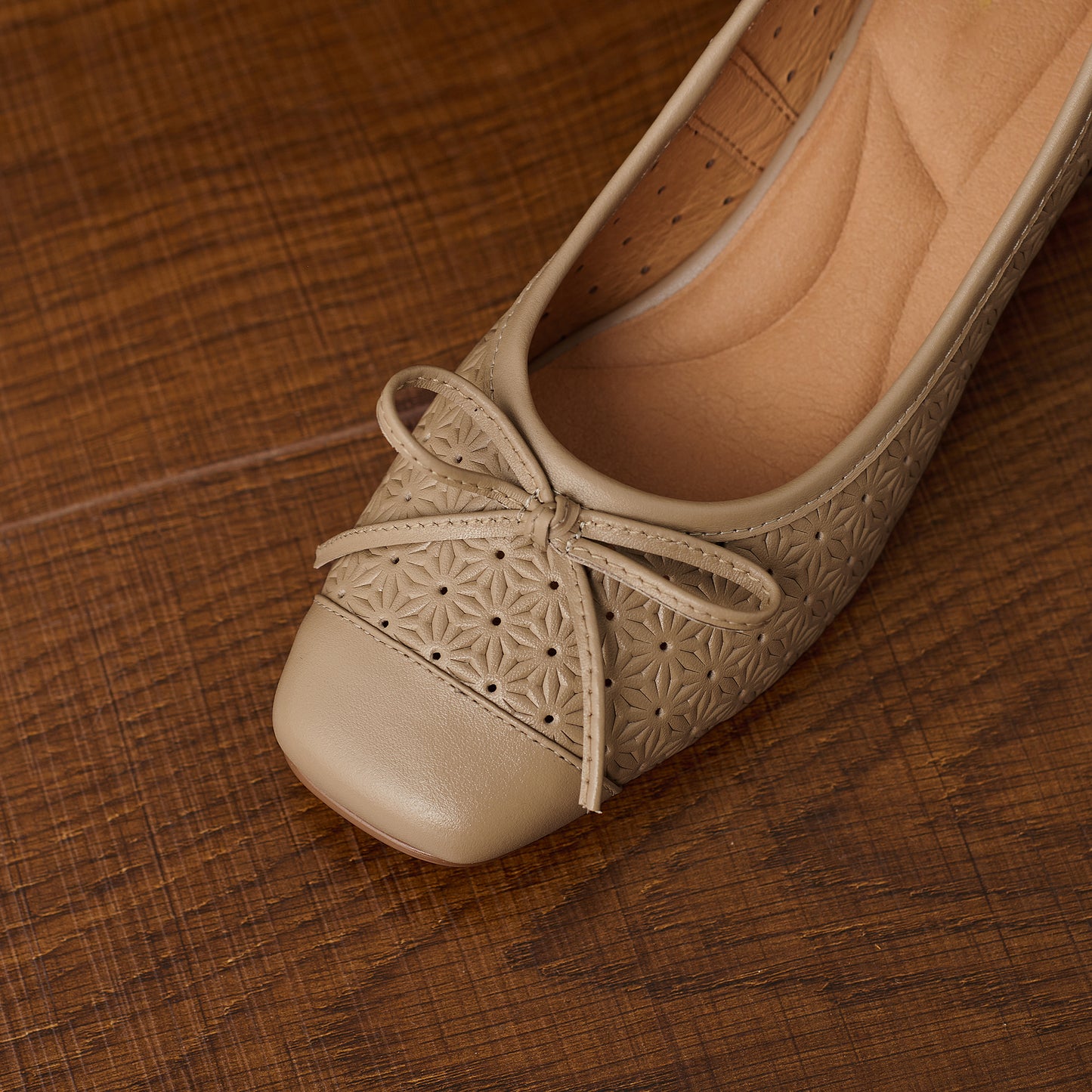 TinaCus Perforated Genuine Leather Women's Pumps Handmade Square Toe Cute Bowknot Chunky Heel Loafers Shoes