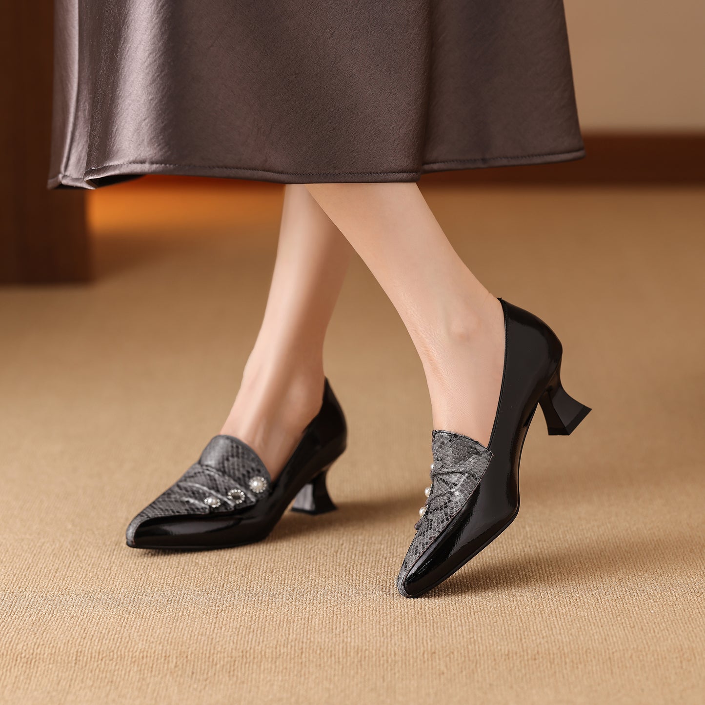 TinaCus Handmade Women's Genuine Leather Snakeskin Print Pointed Toe Low Heel Loafers Shoes