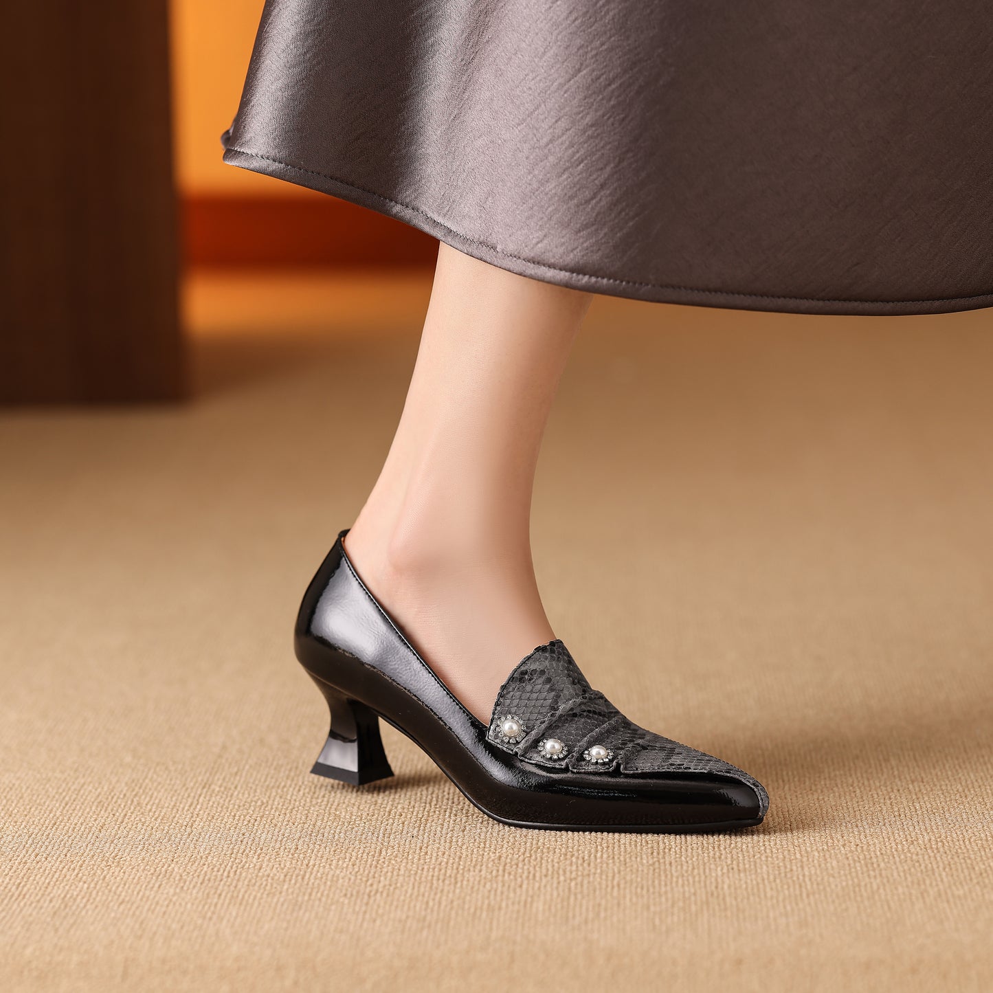 TinaCus Handmade Women's Genuine Leather Snakeskin Print Pointed Toe Low Heel Loafers Shoes