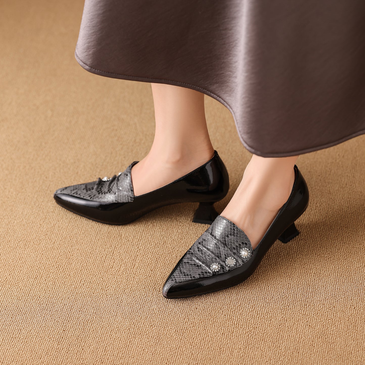 TinaCus Handmade Women's Genuine Leather Snakeskin Print Pointed Toe Low Heel Loafers Shoes