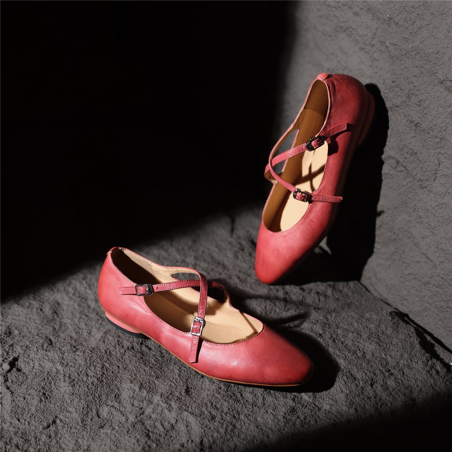 TinaCus Women's Handmade Genuine Leather Black Red Buckles Flats Shoes