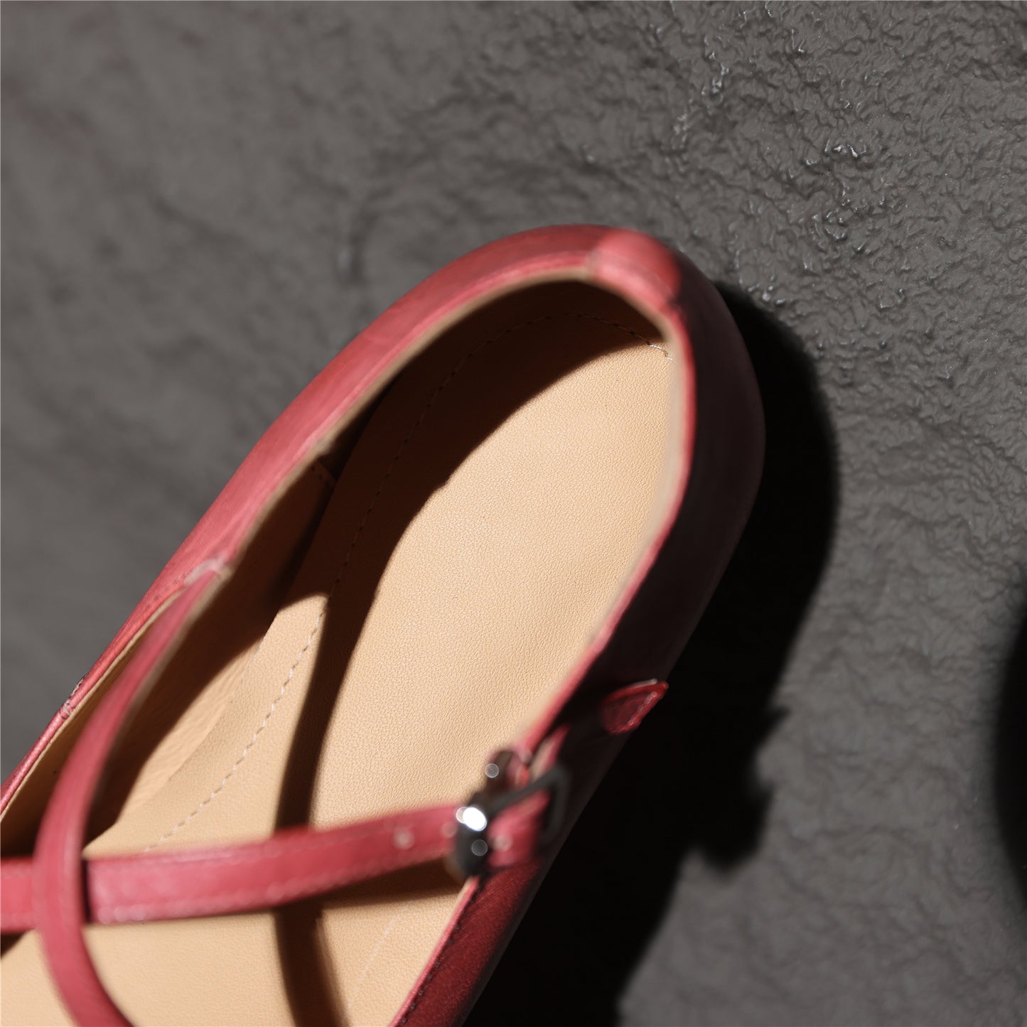 TinaCus Women's Handmade Genuine Leather Black Red Buckles Flats Shoes