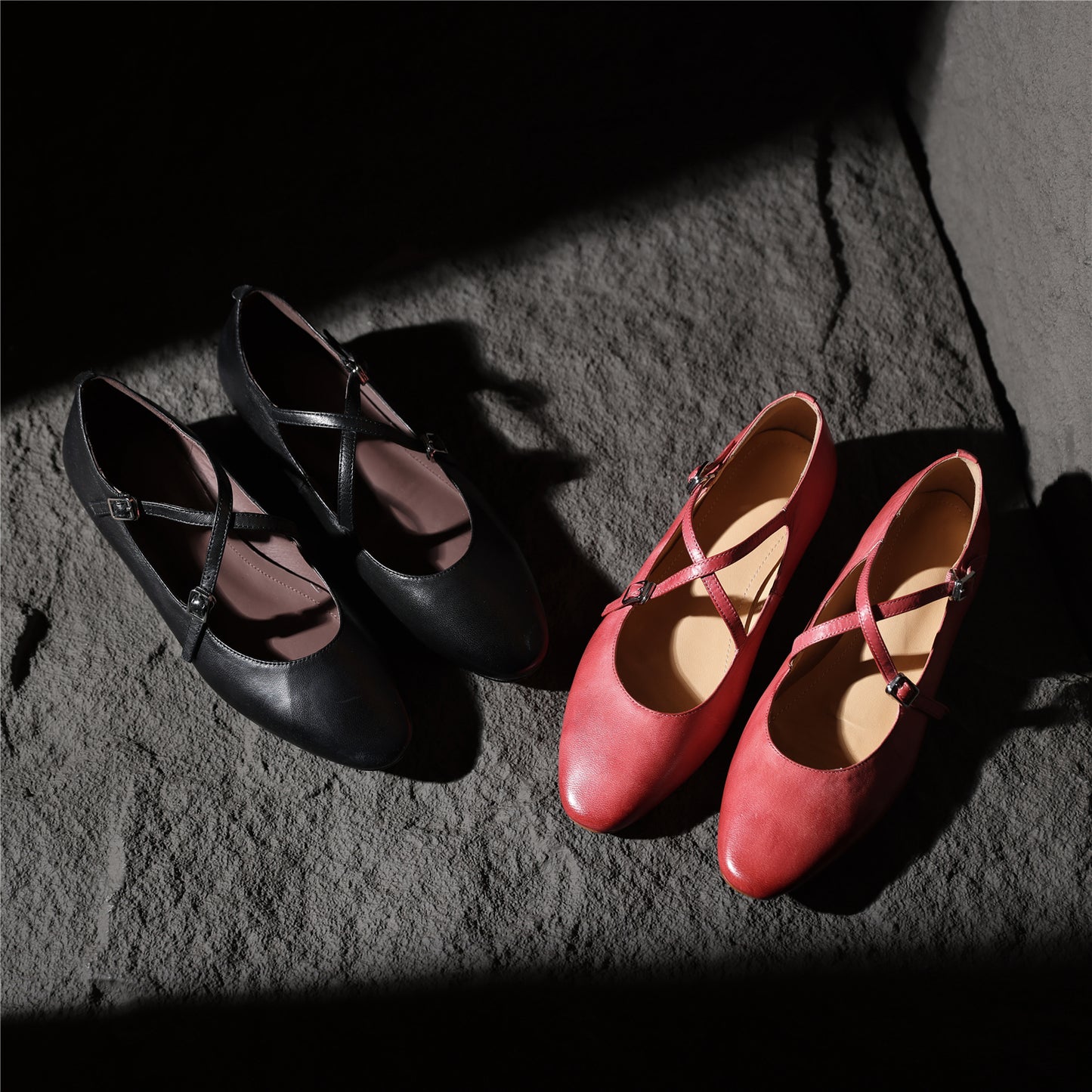 TinaCus Women's Handmade Genuine Leather Black Red Buckles Flats Shoes