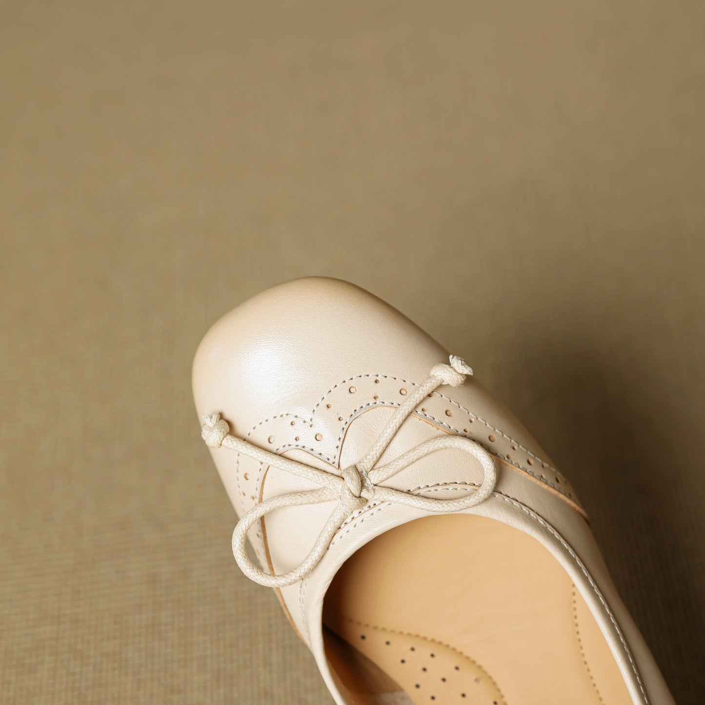 TinaCus Handmade Women's Genuine Leather Square Toe Baroque Ballet Flats with Bowtie