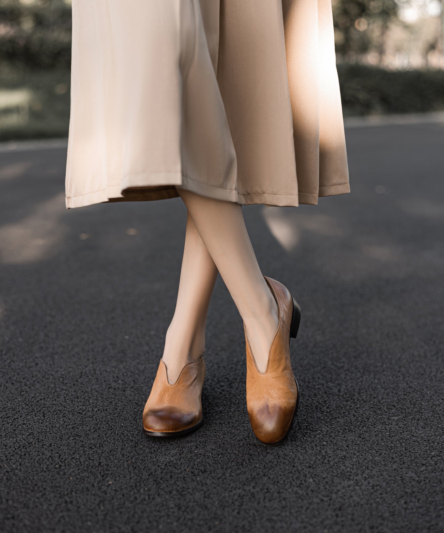 TinaCus Handmade Women's Genuine Leather Classic Slip On V-Cut Round Toe Loafer Flats Shoes