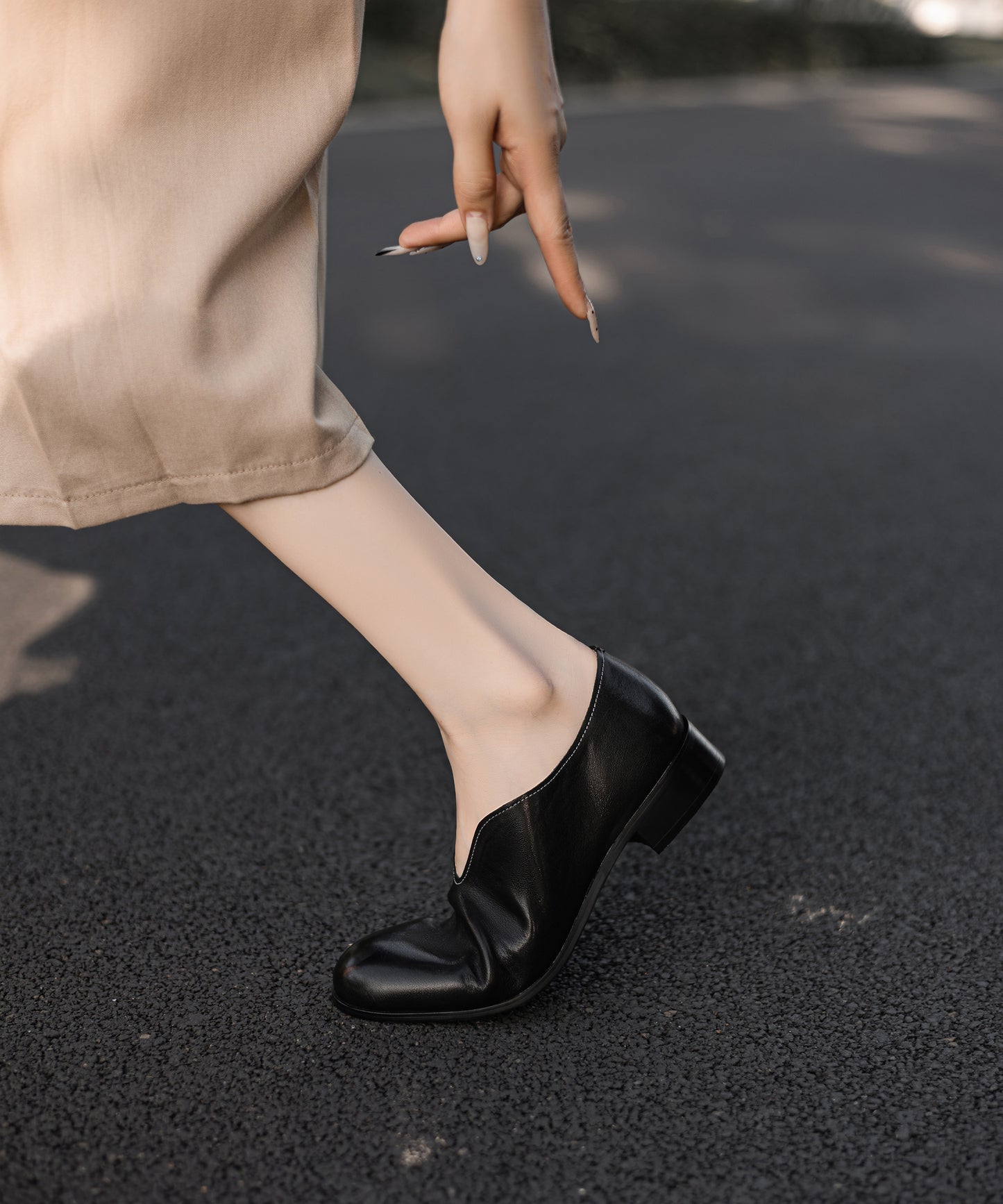 TinaCus Handmade Women's Genuine Leather Classic Slip On V-Cut Round Toe Loafer Flats Shoes