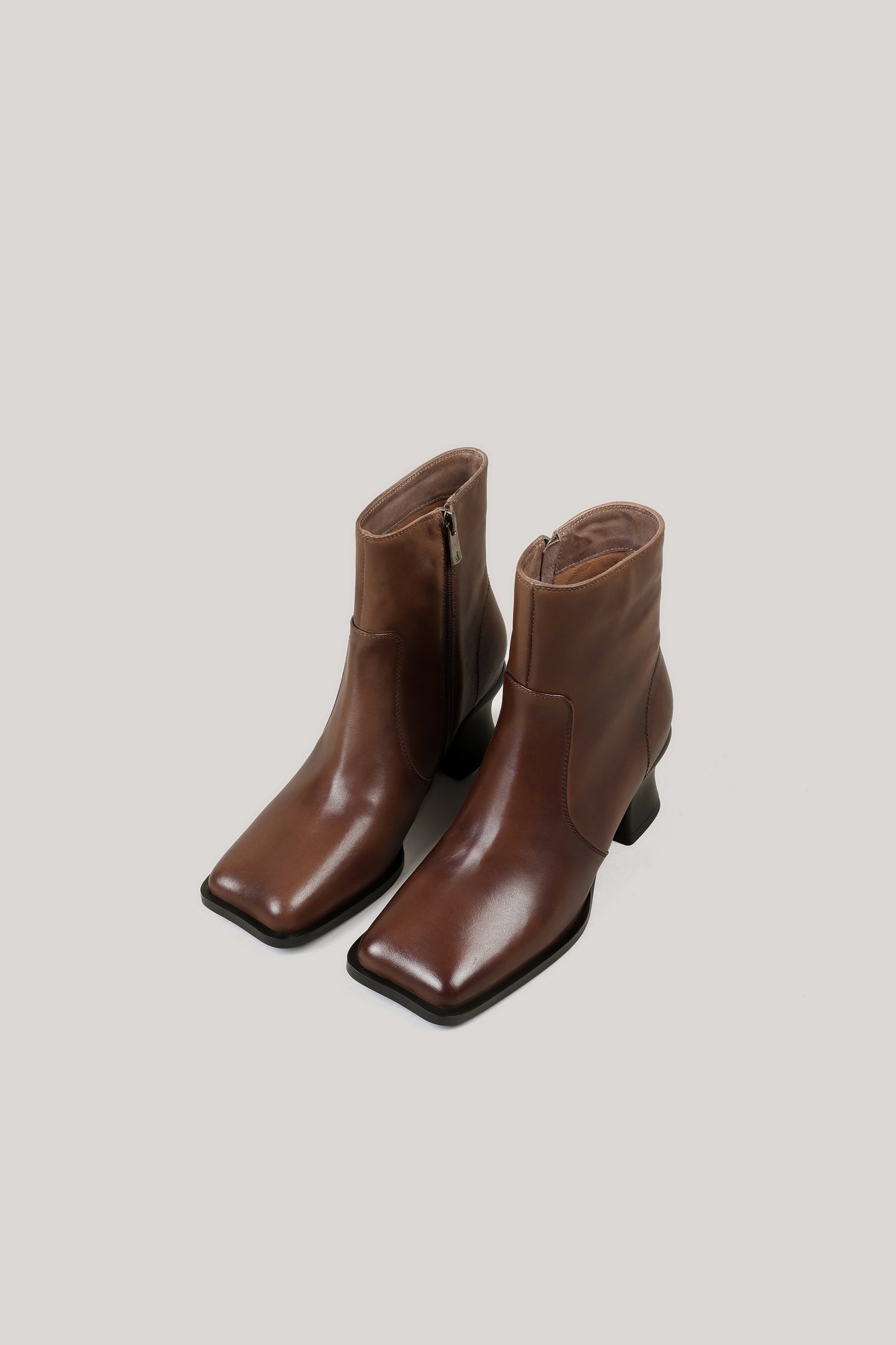 TinaCus Women's Genuine Leather Handmade Square Toe Side Zipper Stacked Low Heel Chukka Booties