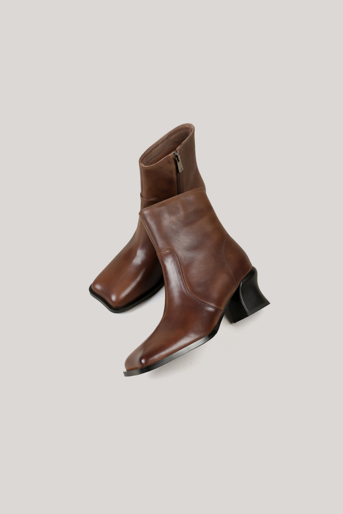 TinaCus Women's Genuine Leather Handmade Square Toe Side Zipper Stacked Low Heel Chukka Booties