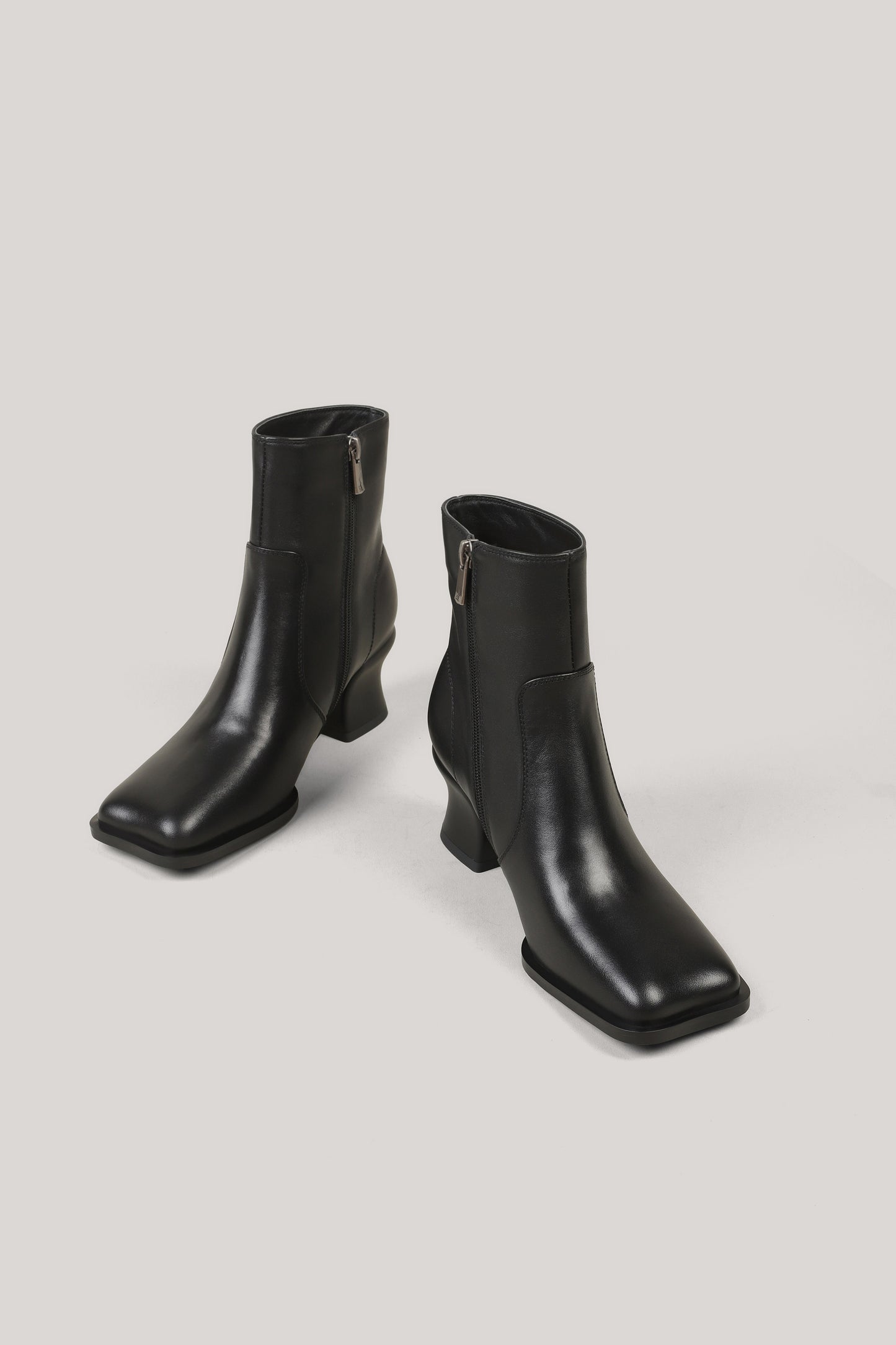 TinaCus Women's Genuine Leather Handmade Square Toe Side Zipper Stacked Low Heel Chukka Booties