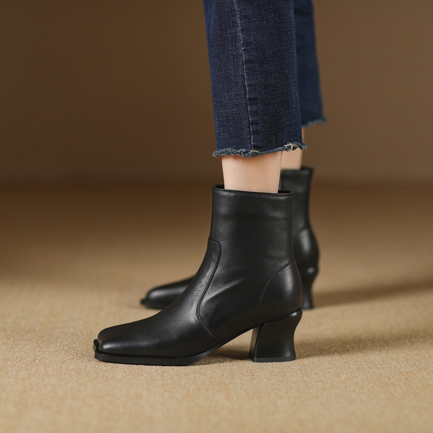 TinaCus Women's Genuine Leather Handmade Square Toe Side Zipper Stacked Low Heel Chukka Booties