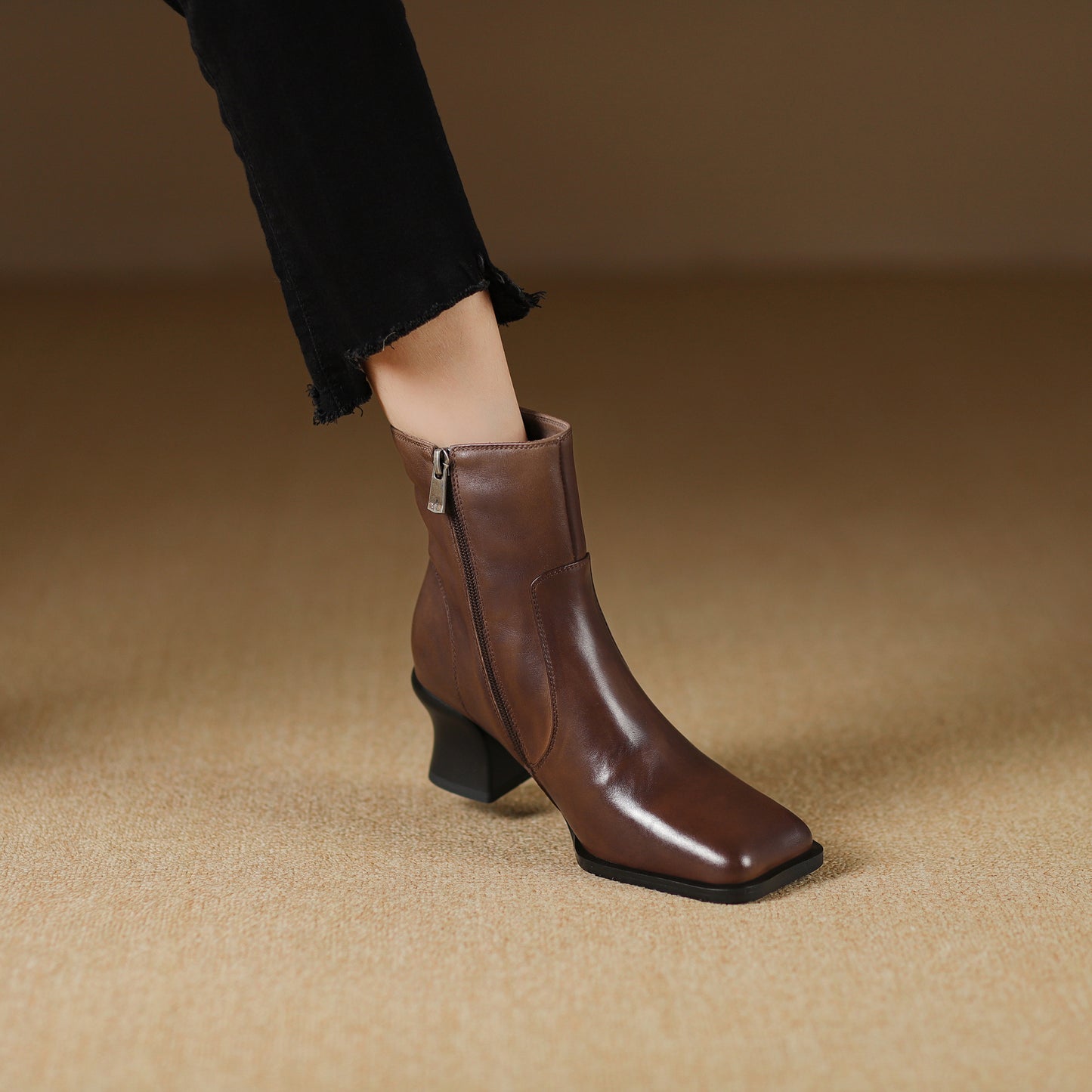 TinaCus Women's Genuine Leather Handmade Square Toe Side Zipper Stacked Low Heel Chukka Booties