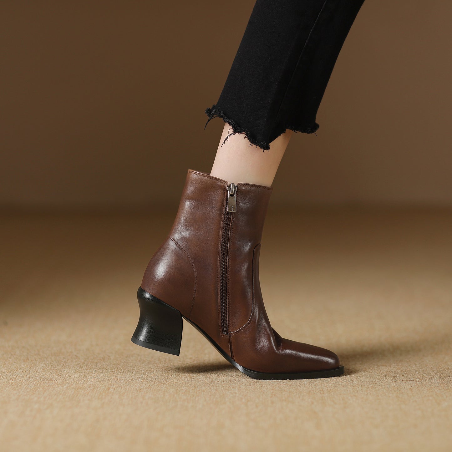 TinaCus Women's Genuine Leather Handmade Square Toe Side Zipper Stacked Low Heel Chukka Booties