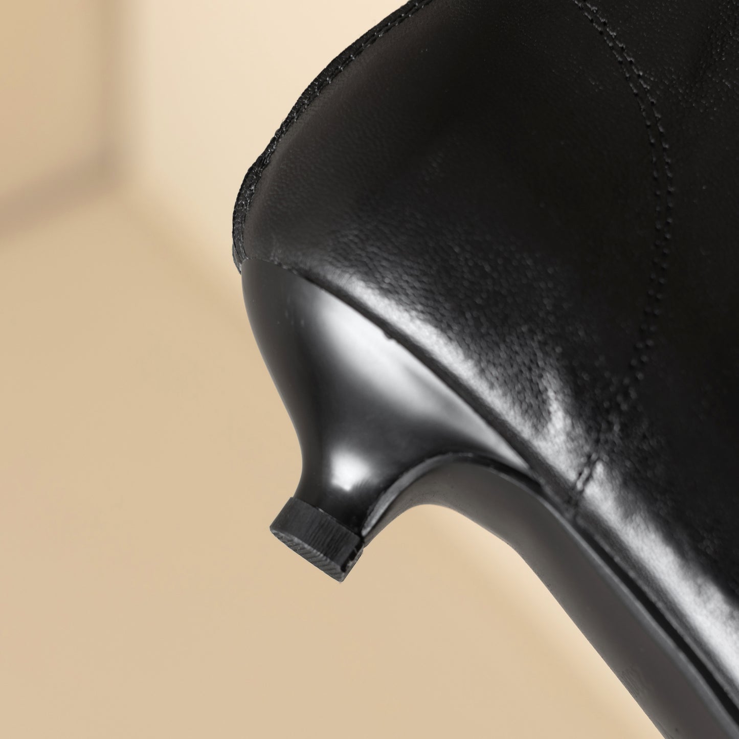 TinaCus Women's Handmade Genuine Leather Pointed Toe Low Kitten Heel V-Cutting Ankle Boots