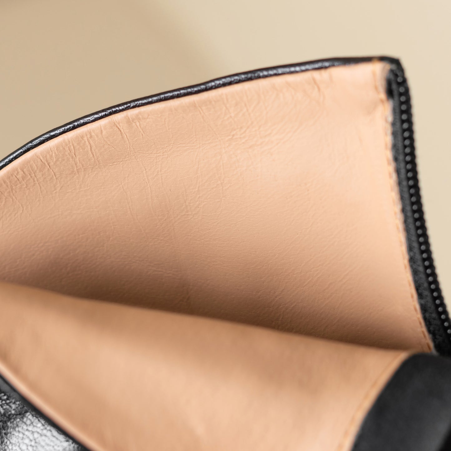 TinaCus Women's Handmade Genuine Leather Pointed Toe Low Kitten Heel V-Cutting Ankle Boots