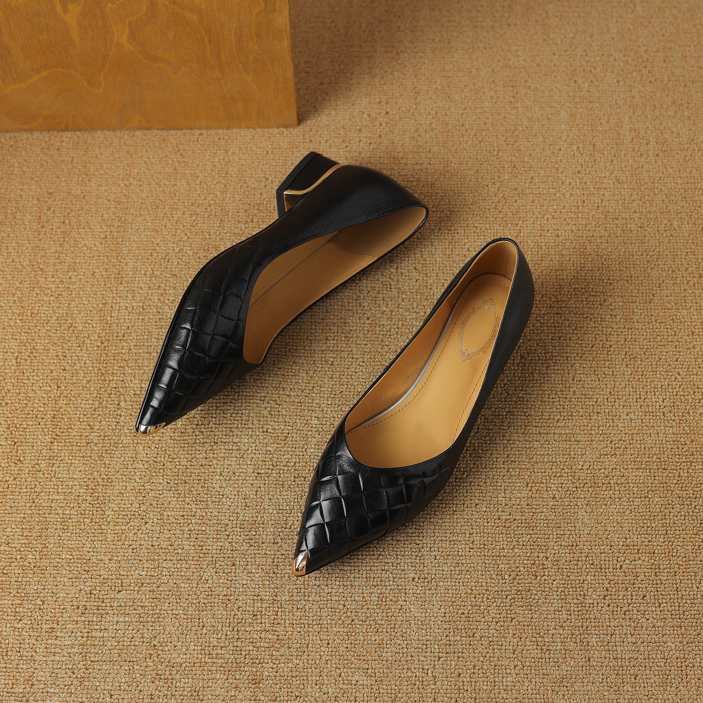 TinaCus Women's Genuine Leather Embossed Pointed Toe Slip-on Chunky Heel Pumps Shoes