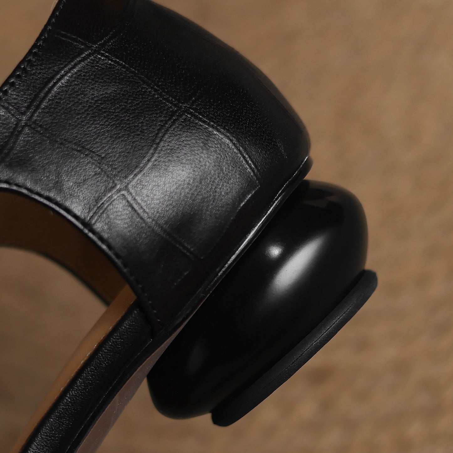 TinaCus Women's Round Toe Cross Straps Buckle Genuine Leather Handmade Low Heels Trendy Pumps Shoes