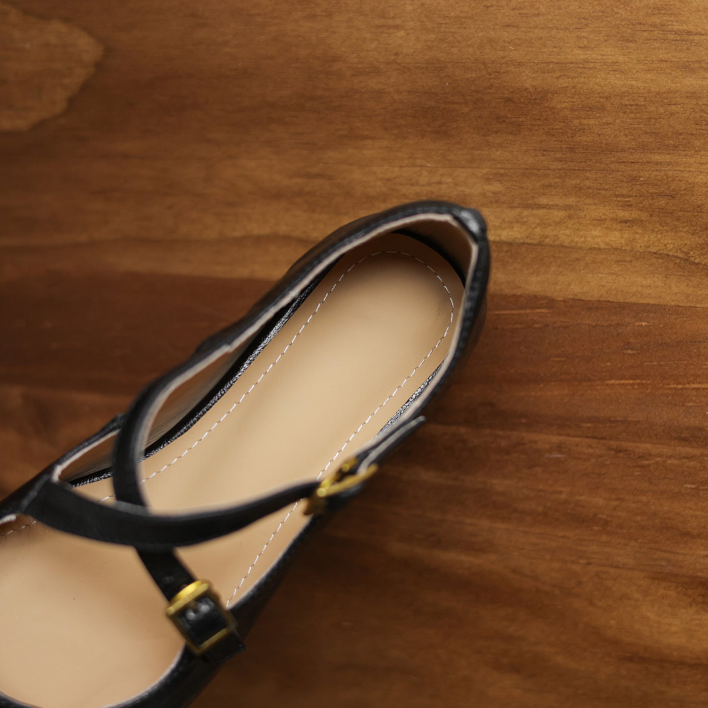 TinaCus Handmade Women's Genuine Leather Round Toe Metal Crossover Buckle Classic Mary Jane Flats