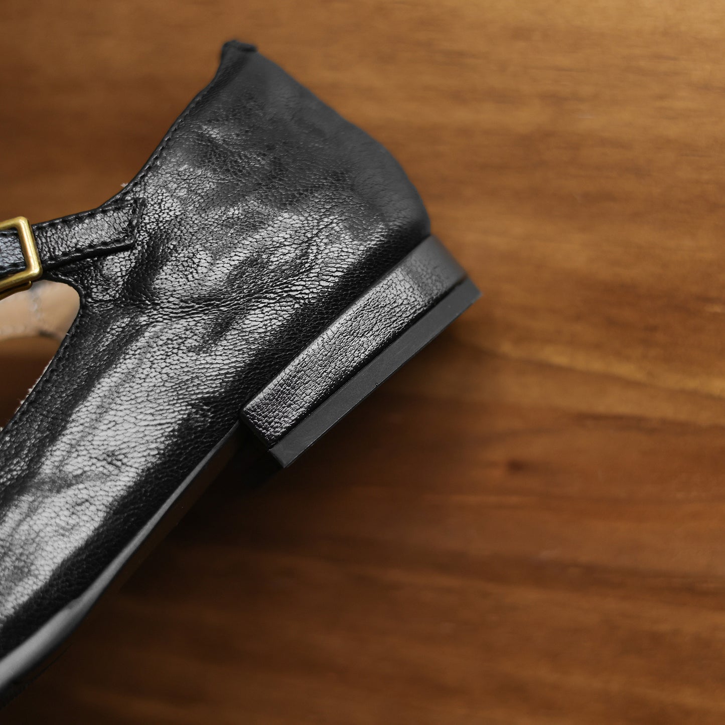 TinaCus Handmade Women's Genuine Leather Round Toe Metal Crossover Buckle Classic Mary Jane Flats