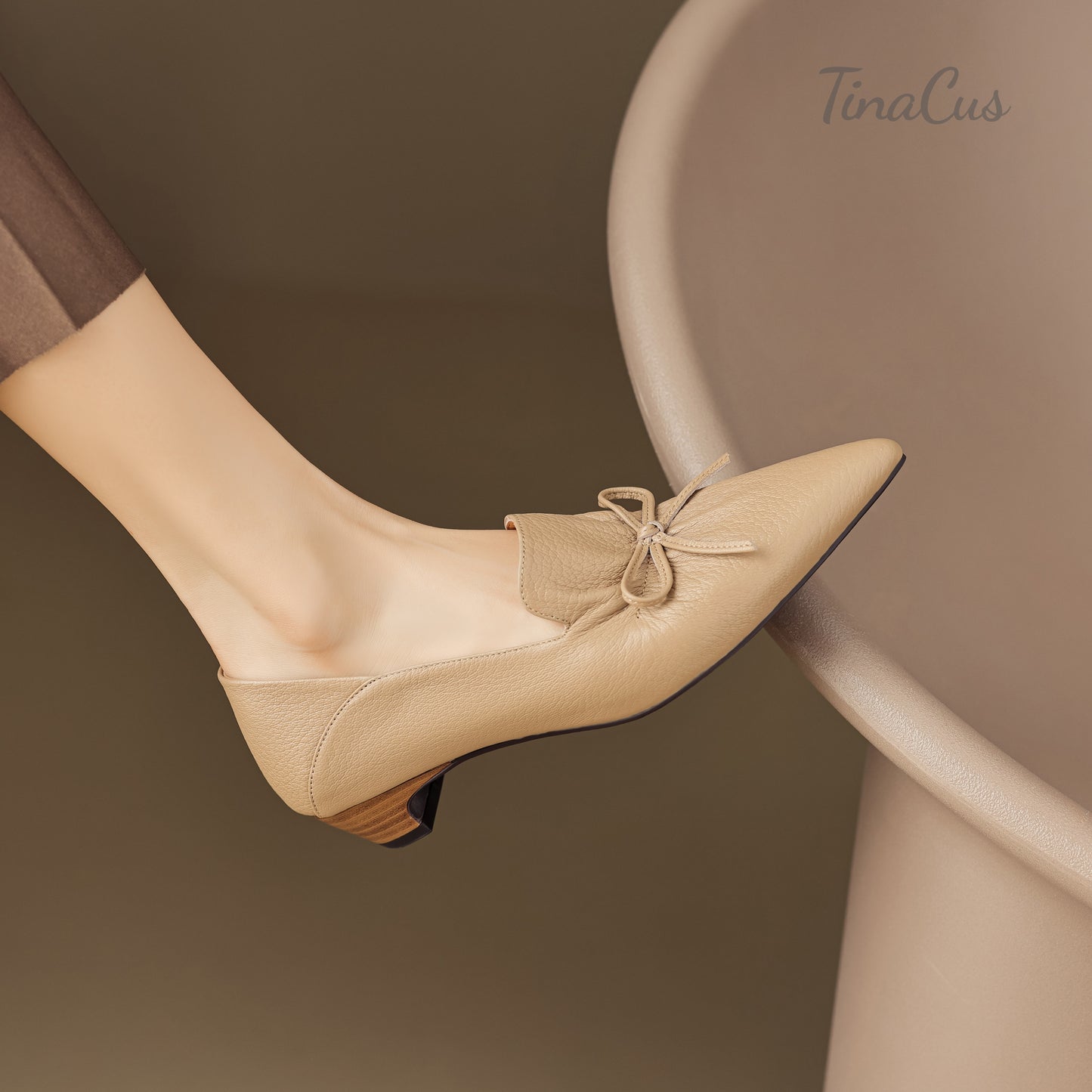 TinaCus Women's Cute Bowtie Handmade Pointed Toe Genuine Leather Slip On Low Heels Shoes