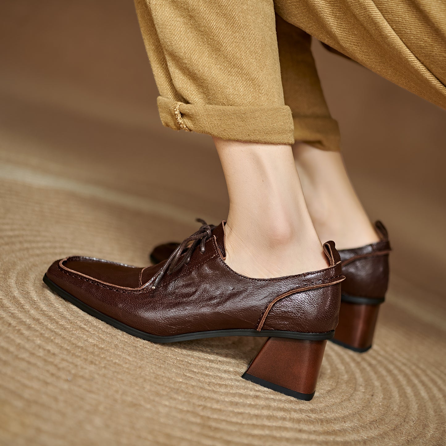 TinaCus Women's Oxoford Shoes Genuine Leather Handmade Square Toe Adjustable Lace-Up Pumps