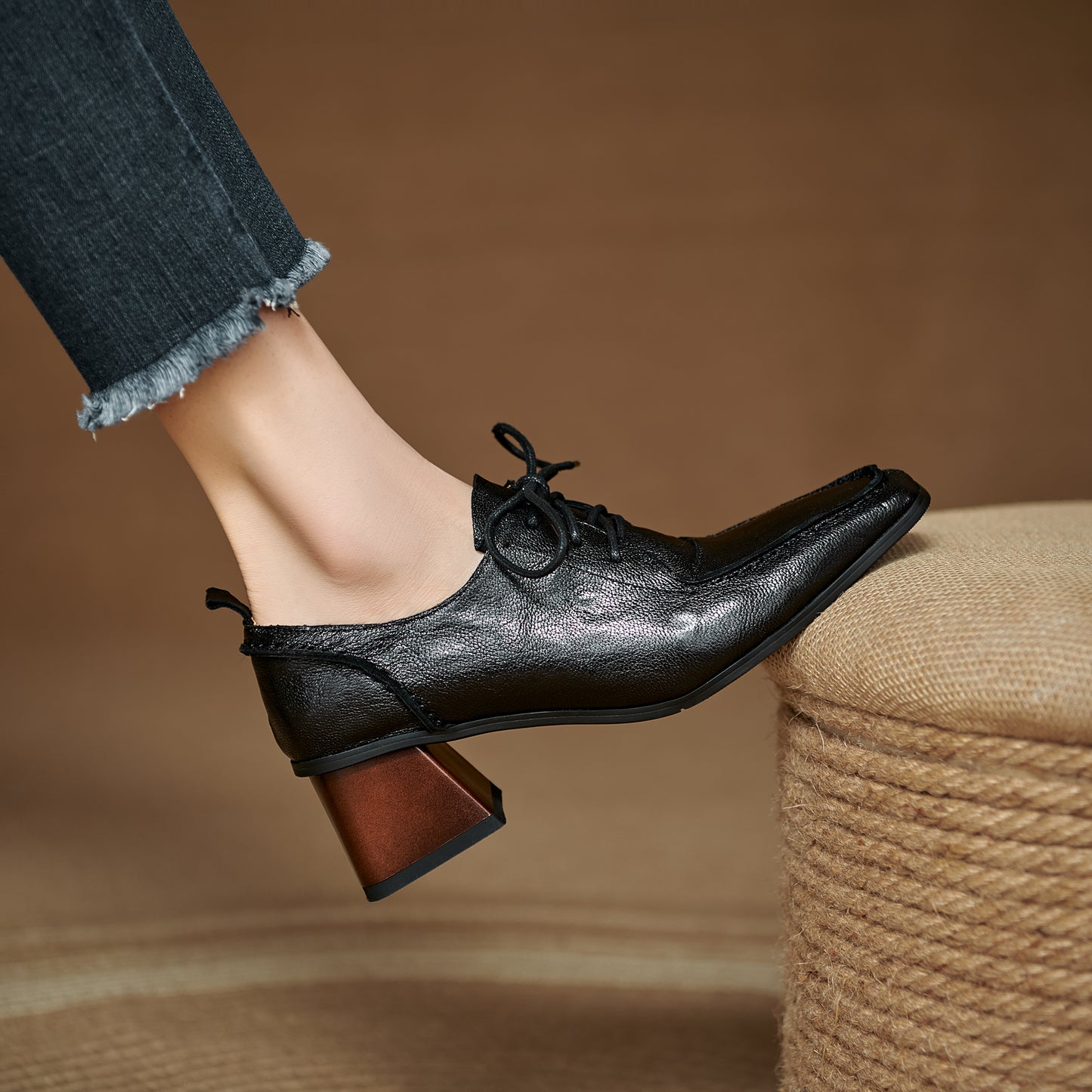 TinaCus Women's Oxoford Shoes Genuine Leather Handmade Square Toe Adjustable Lace-Up Pumps