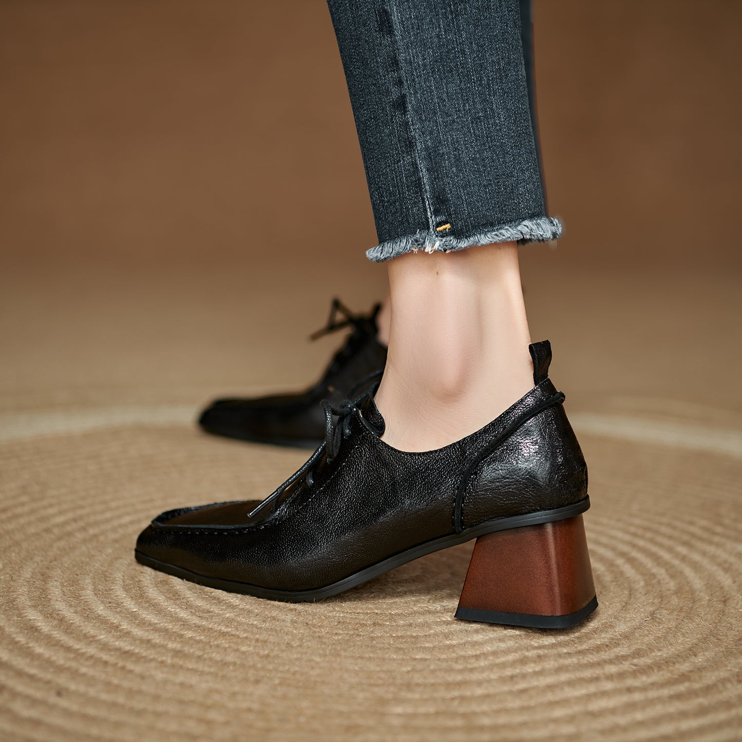 TinaCus Women's Oxoford Shoes Genuine Leather Handmade Square Toe Adjustable Lace-Up Pumps