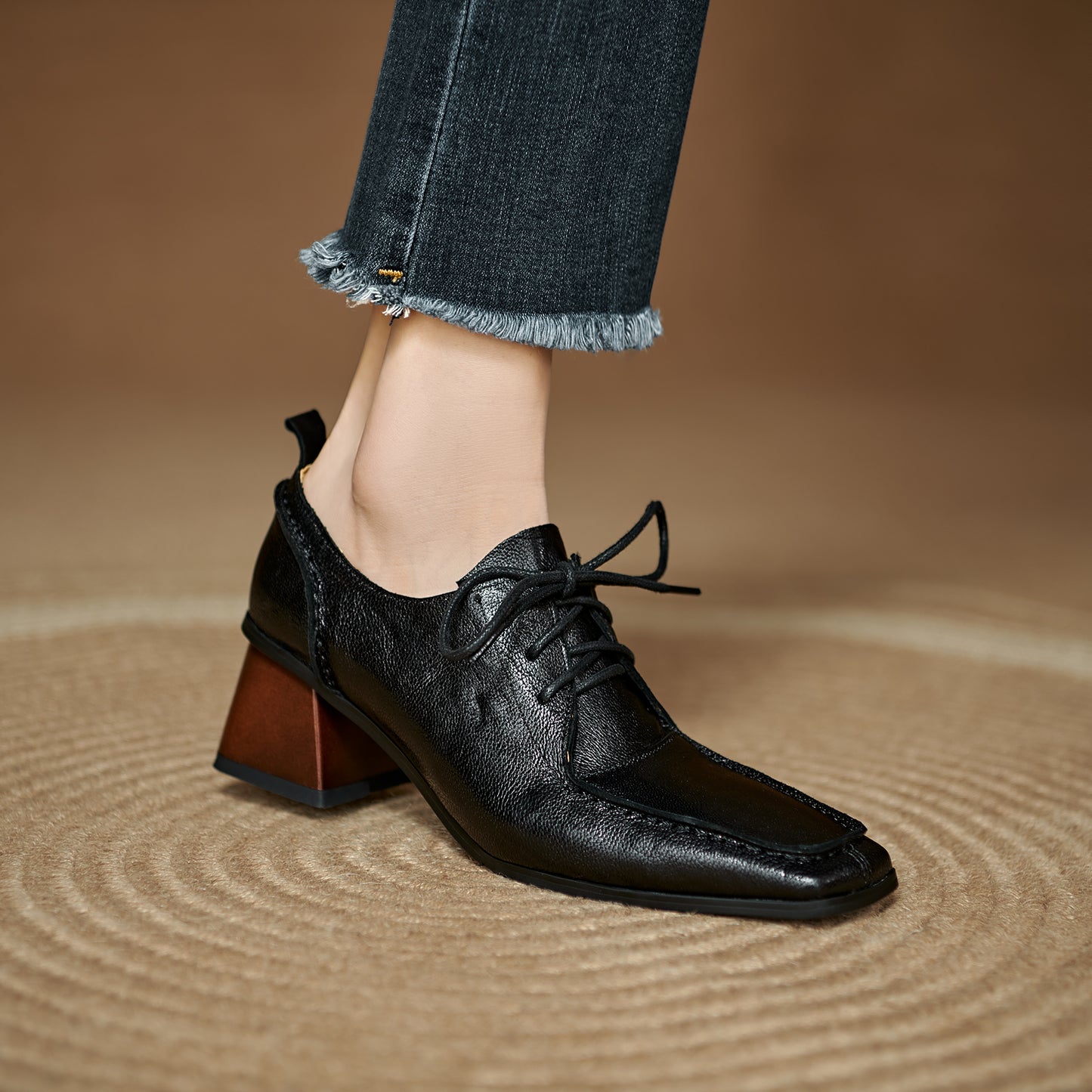 TinaCus Women's Oxoford Shoes Genuine Leather Handmade Square Toe Adjustable Lace-Up Pumps