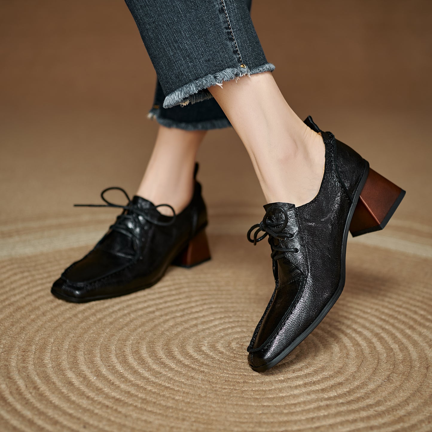 TinaCus Women's Oxoford Shoes Genuine Leather Handmade Square Toe Adjustable Lace-Up Pumps