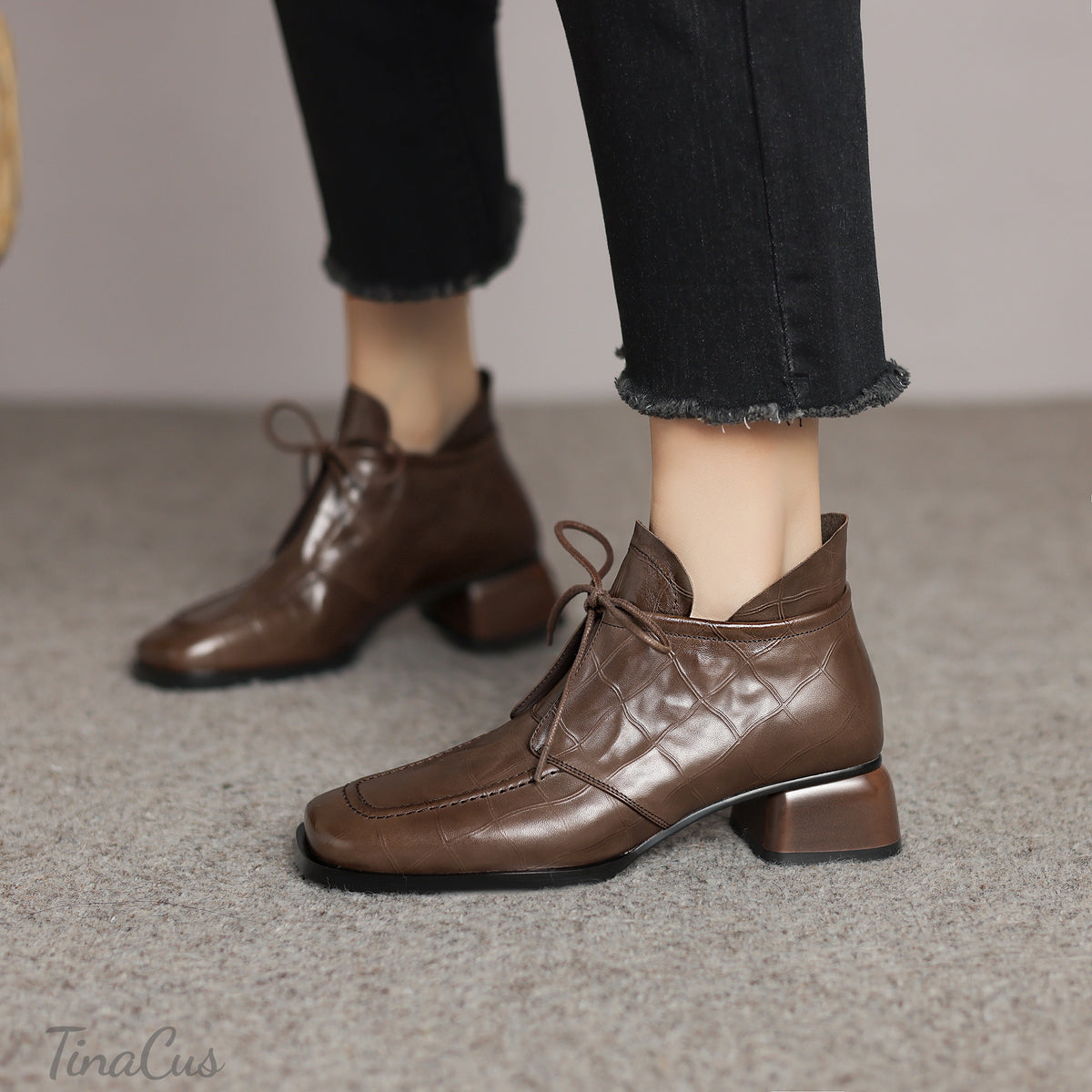 TinaCus Women's Square Toe Low Chunky Heel Lace up Casual Ankle Booties
