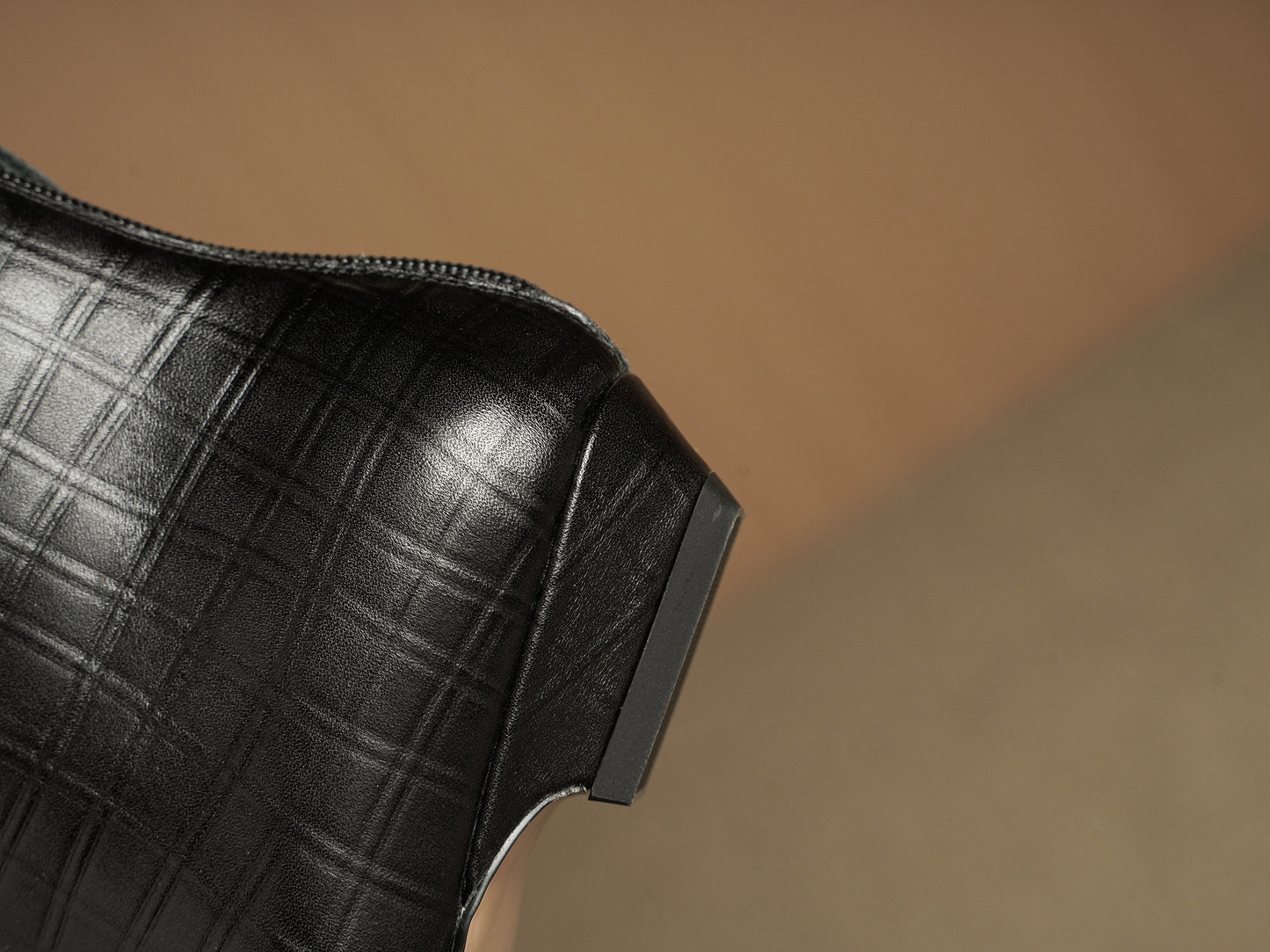 TinaCus Women's Pointed Toe Embossed Genuine Leather Handmade Back Zipper Casual Flat Ankle Boots