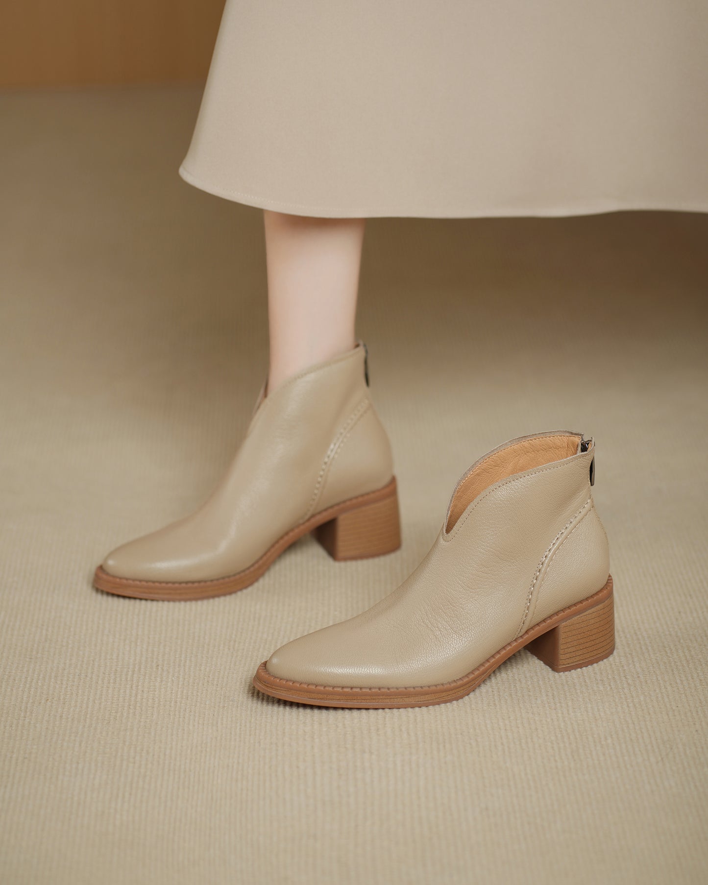 TinaCus Women's Suede/Genuine Leather Handmade V-cut Round Toe Stacked Heel Back Zip Up Ankle Booties