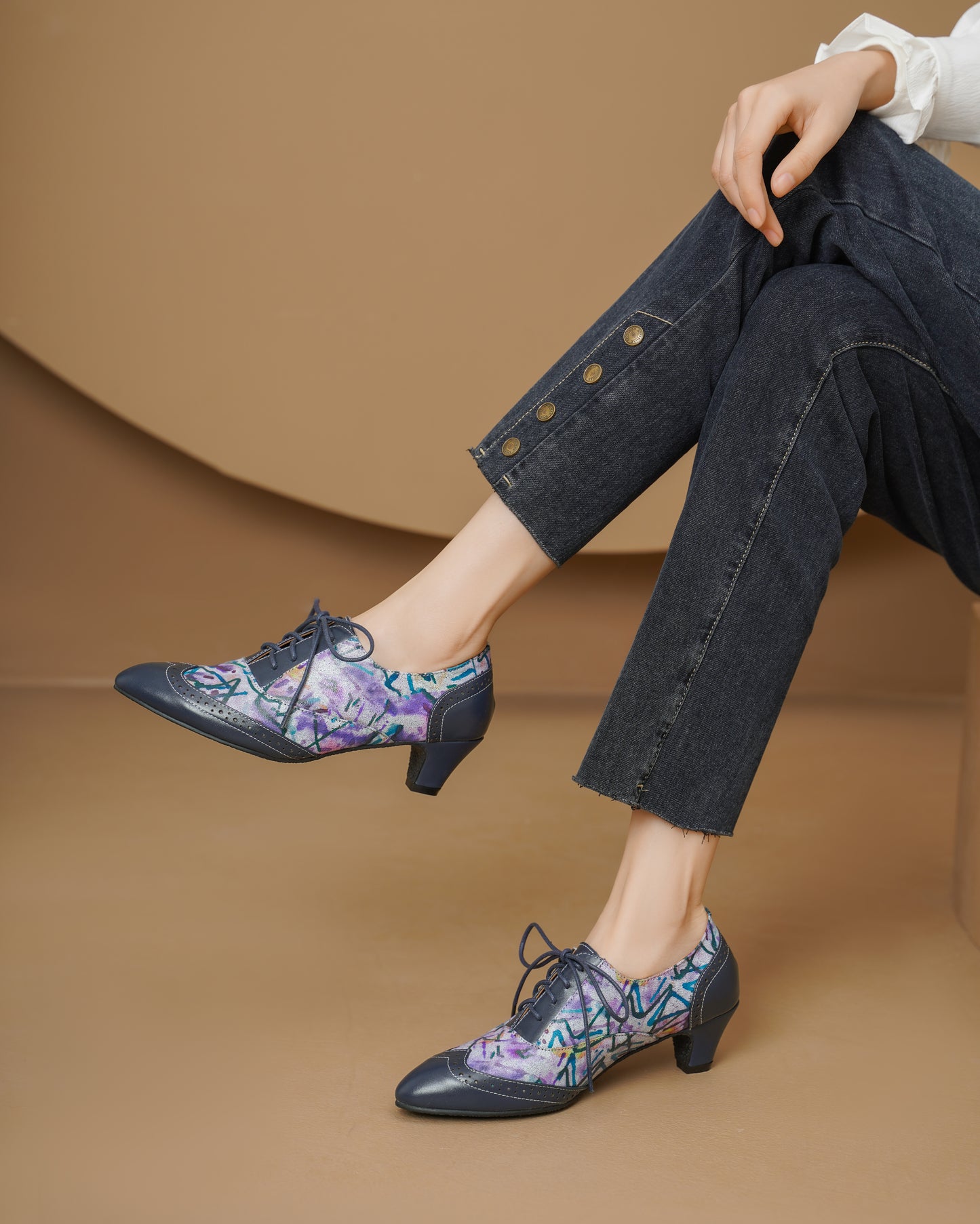 TinaCus Women's Oxfords Handmade Genuine Leather Floral Print Perforated Ponited Toe Dress Wingtip Shoes