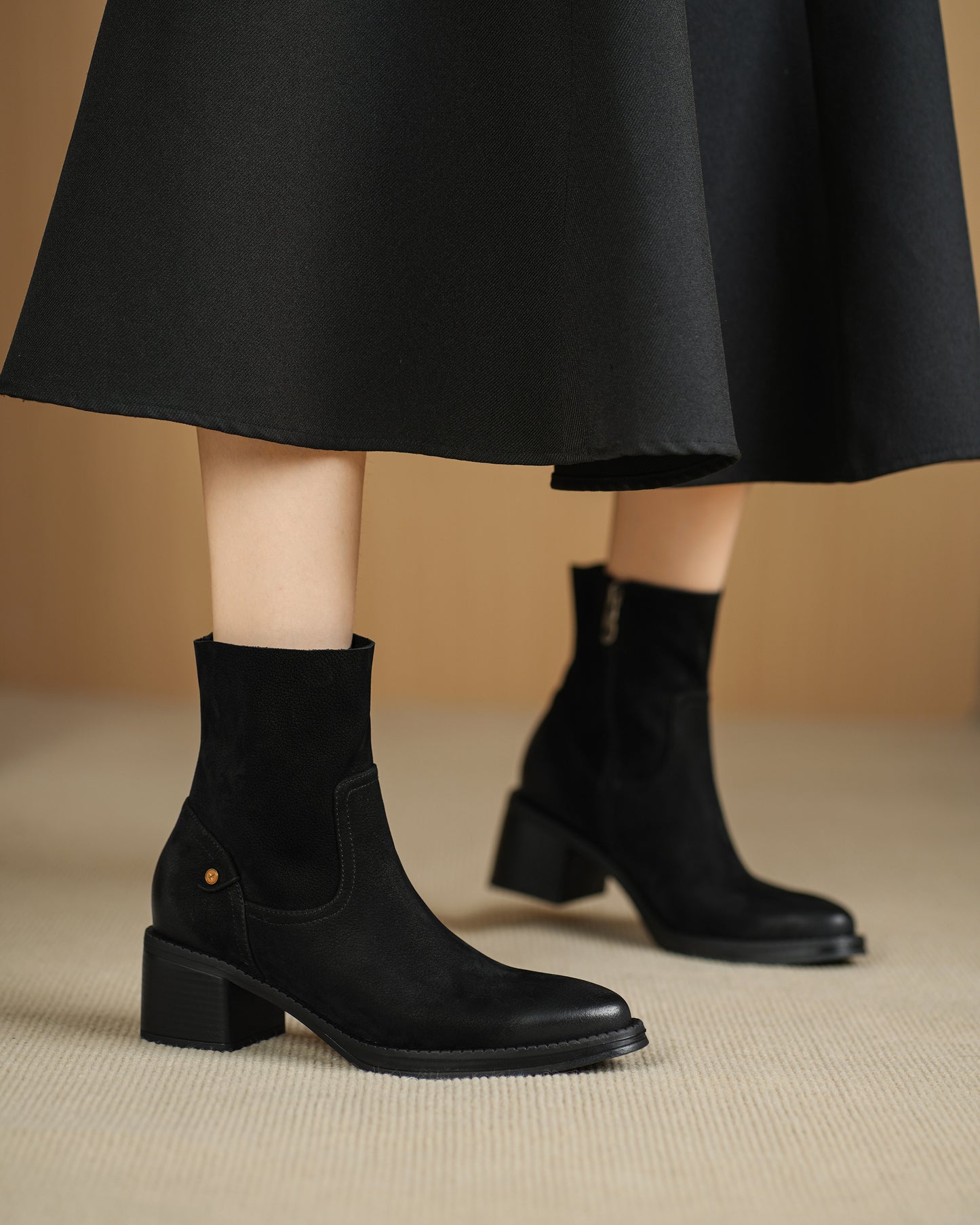 TinaCus Women's Suede/Genuine Leather Handmade Round Toe Stacked Heel Side Zip Casual Chelsea Booties