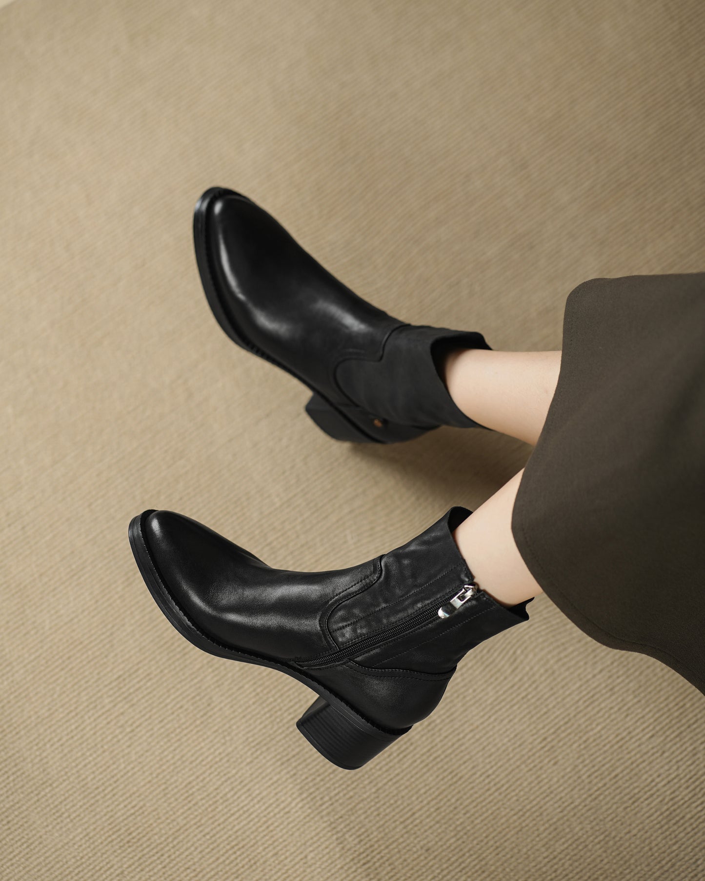 TinaCus Women's Suede/Genuine Leather Handmade Round Toe Stacked Heel Side Zip Casual Chelsea Booties